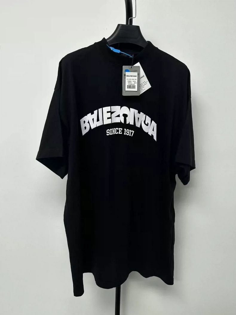 Balenciaga Balenciaga Asymmetrical Inverted Logo Short Sleeve Size US L / EU 52-54 / 3 - 1 Thumbnail