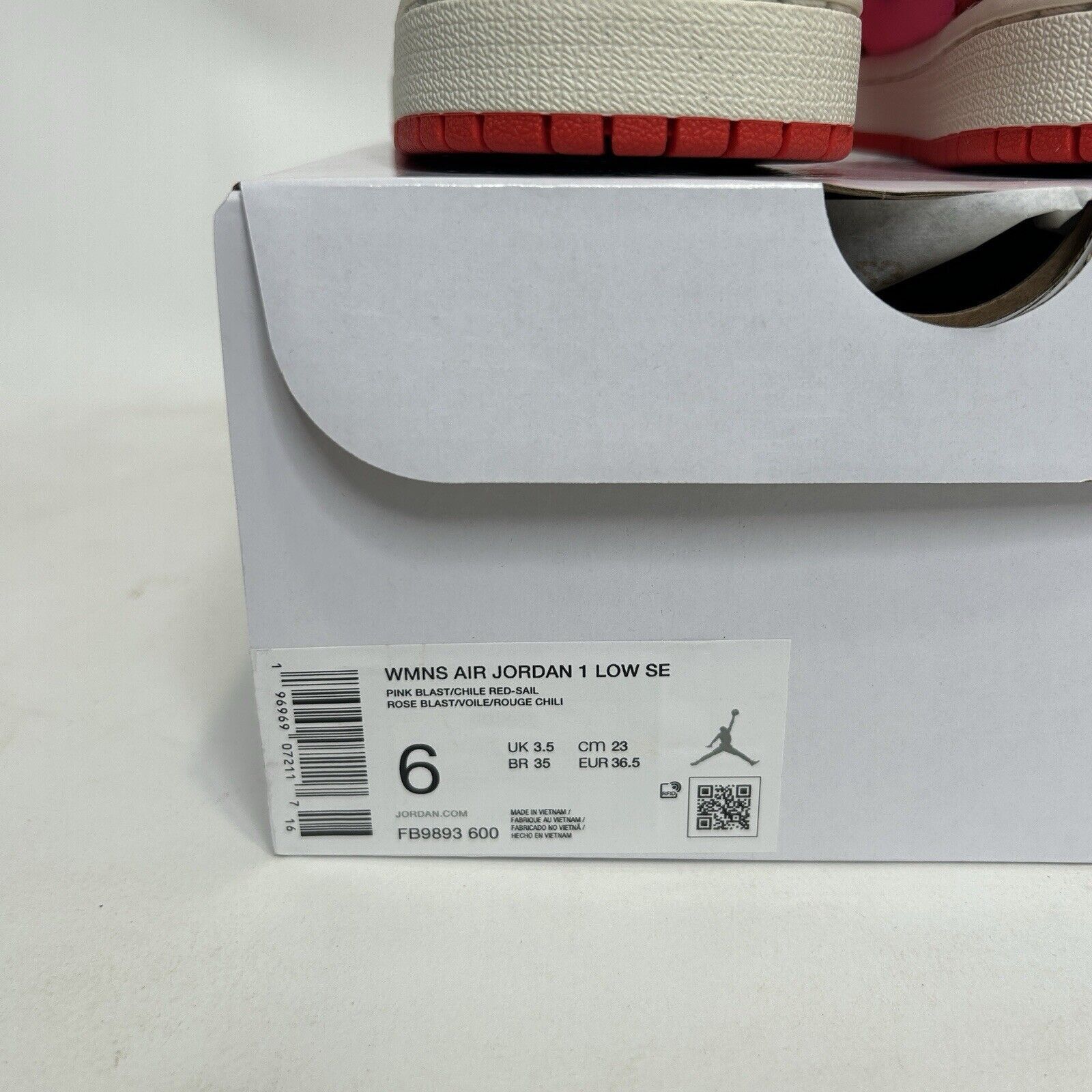 Nike Nike Air Jordan 1 Low SE “Pink Blast/Valentine’s Day” 2024 Size US 6 / IT 36 - 5 Thumbnail
