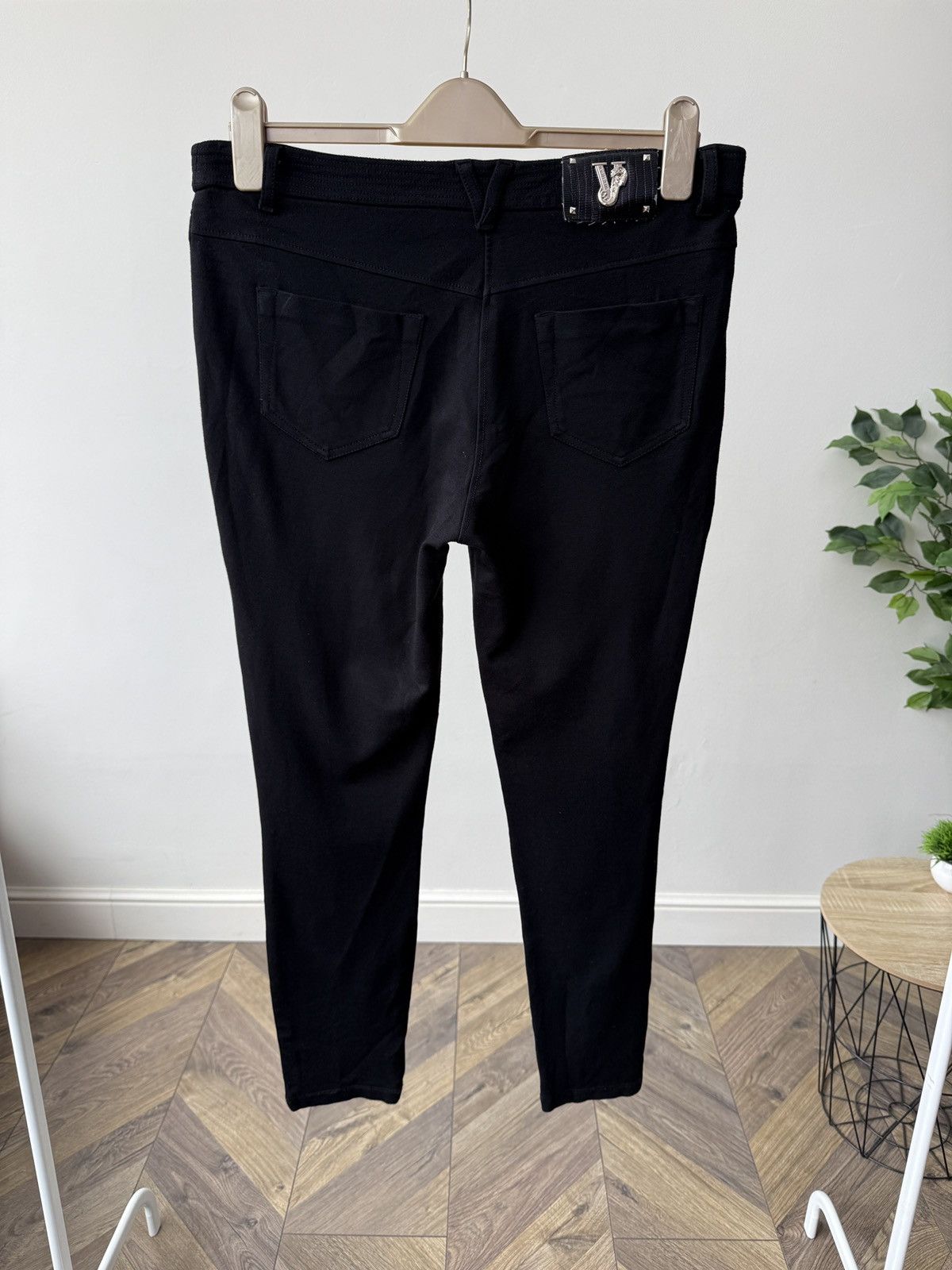 Versace Jeans Couture Vintage Versace Jeans Black Zip Detail Stretch Pants Women’s Size 26" / US 2 / IT 38 - 9 Thumbnail