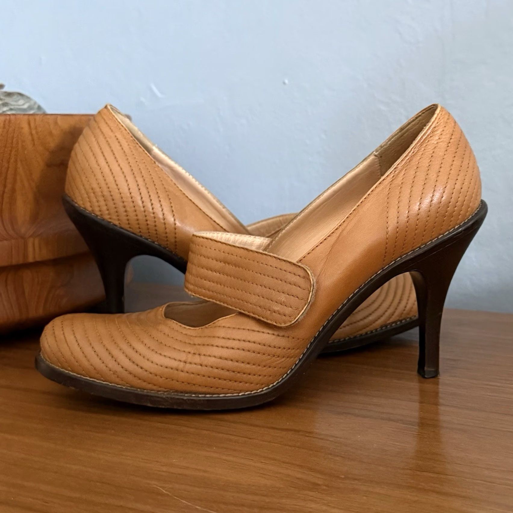 Vintage L’autre Chose Quilted Leather Mary Heels Pumps Buckle Heel 4 in Leather Upper Brown Size 38 Women Size US 8 / IT 38 - 3 Thumbnail