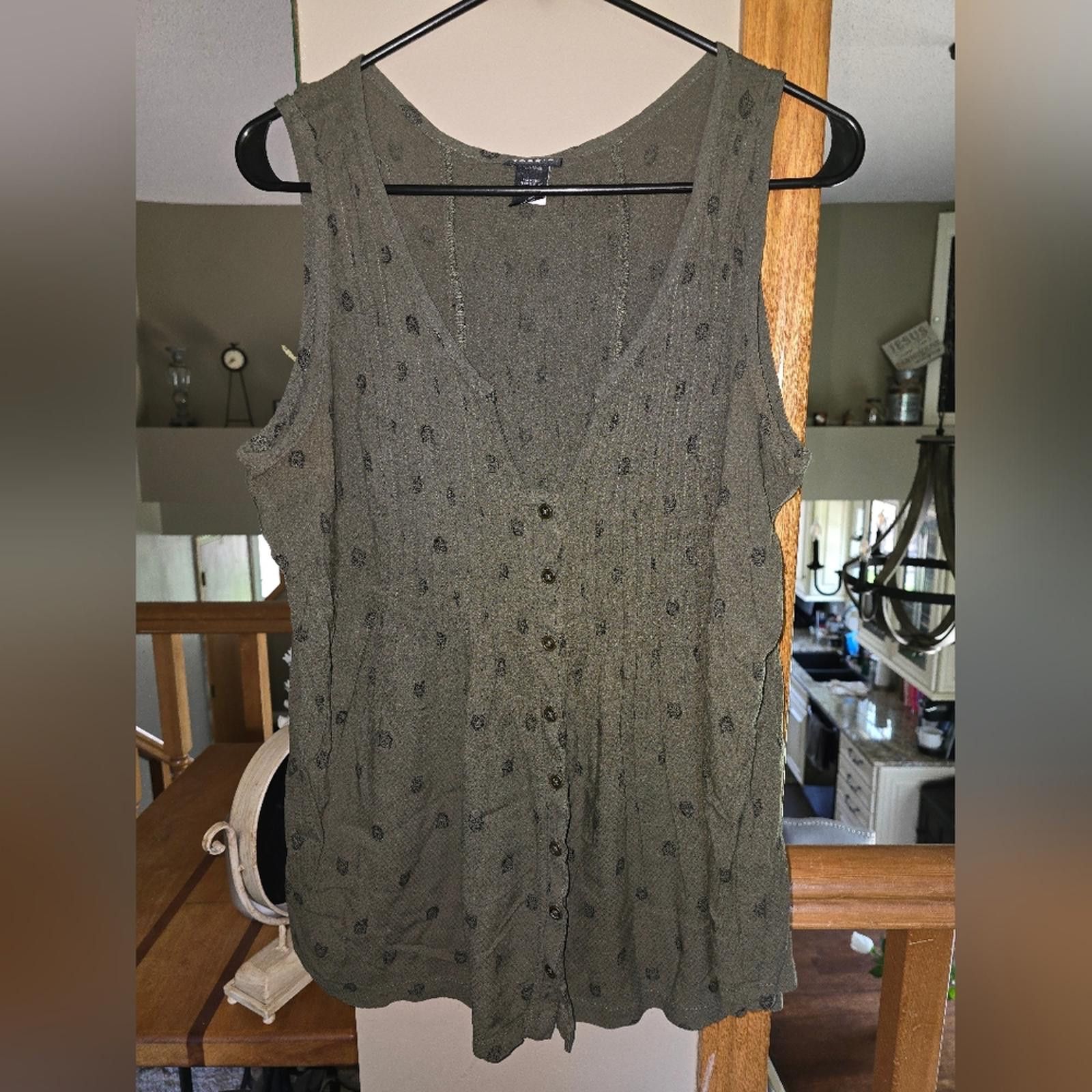 Designer Torrid Buttoned Relaxed Tank Top Army Green Size XXS / US 00 / IT 34 - 1 Thumbnail