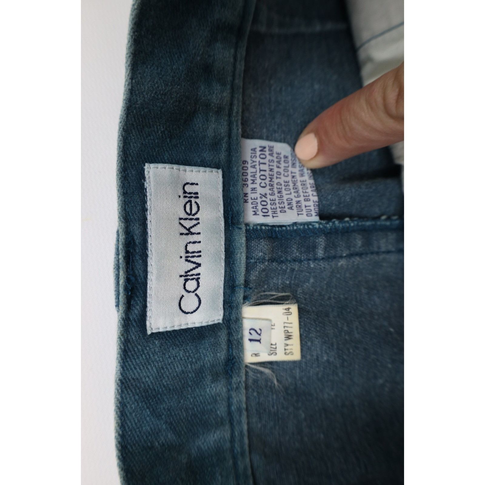 Calvin Klein Vintage 90s Calvin Klein Faded Stonewash Pigment Denim Skirt Size 34" / US 12 / IT 48 - 9 Thumbnail