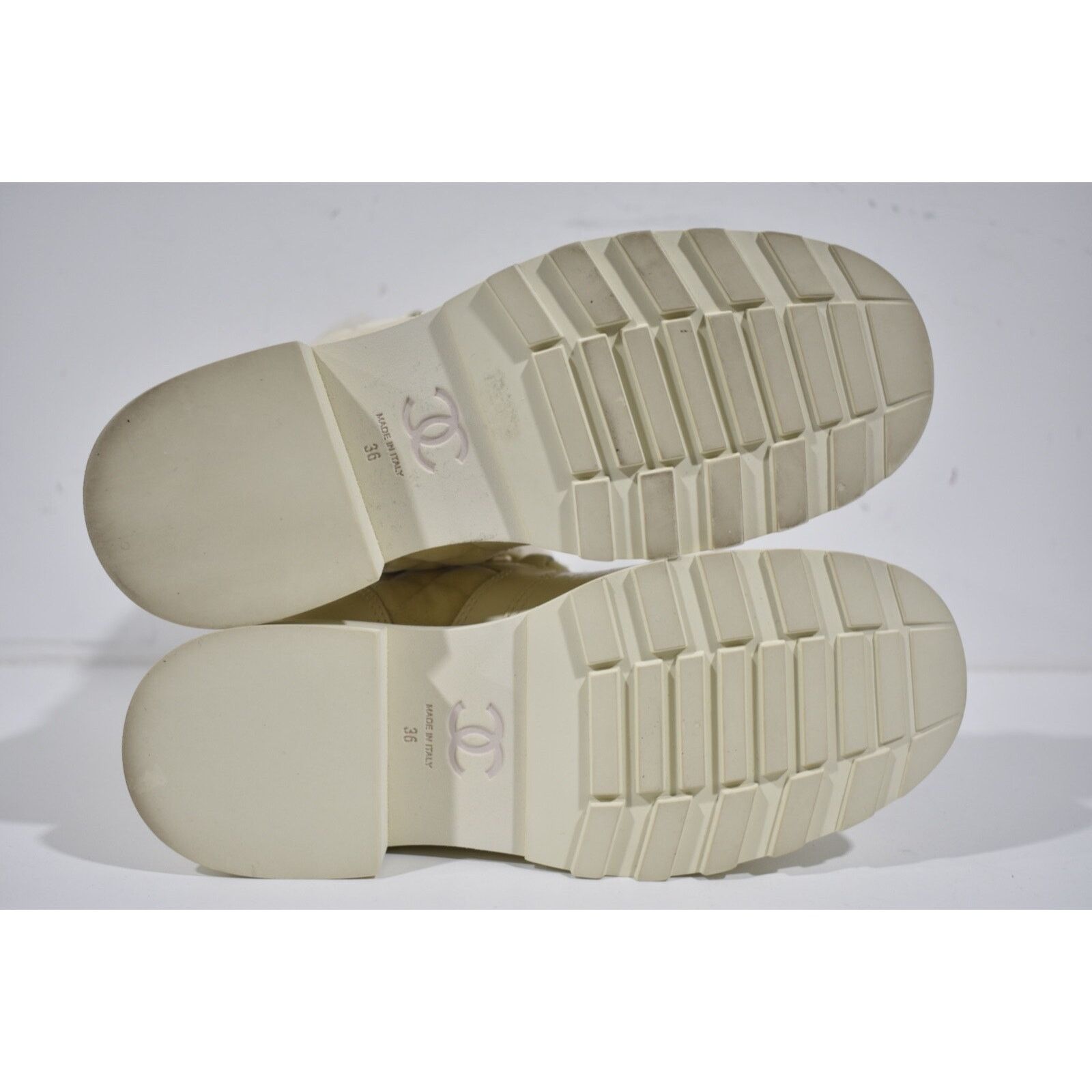 Chanel Chanel 21K Ivory Velvet Shearling Fur Brave CC Lace Up Tie Size US 6 / IT 36 - 12 Thumbnail