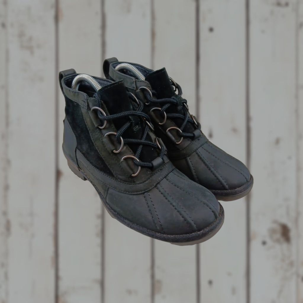 Ugg UGG Duck Boot Women 6.5 Black Leather Shearling Waterproof Lace Up Outdoor Boots Size US 7 / IT 37 - 1 Thumbnail