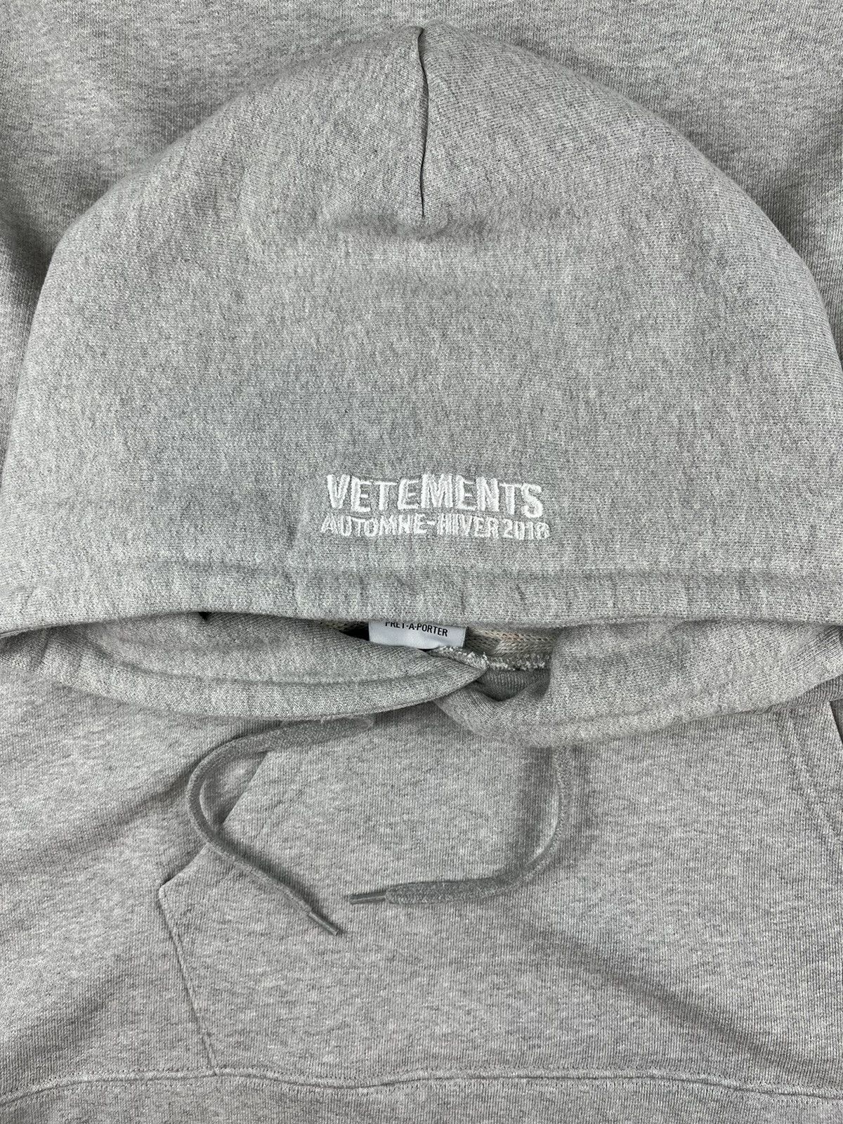 Vetements AW18 Vetements Misplaced Logo Cropped Hoodie Grey Size US M / EU 48-50 / 2 - 5 Thumbnail