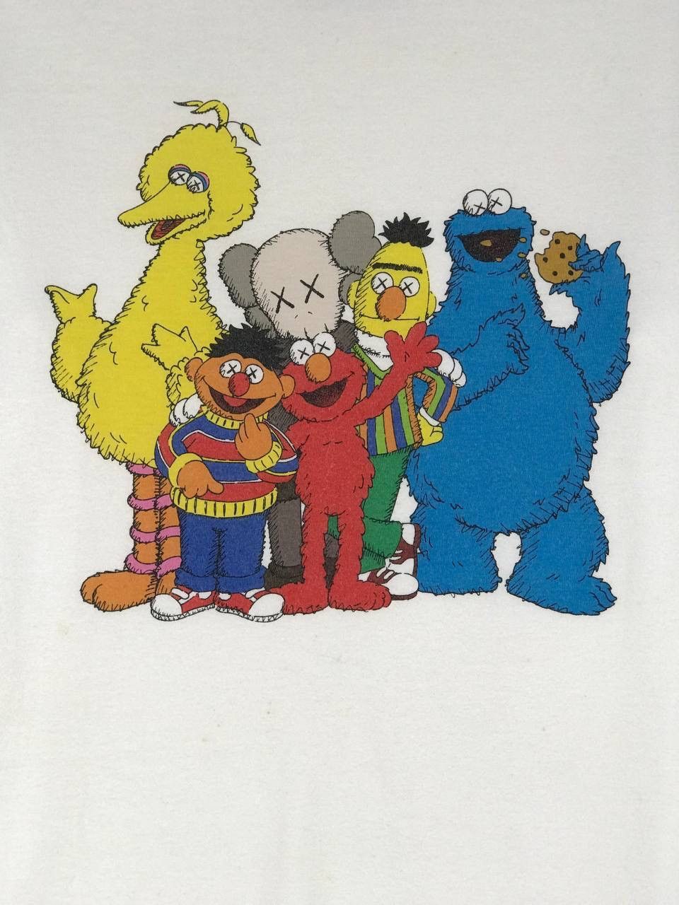 Kaws × Uniqlo sesame street cartoon Size US S / EU 44-46 / 1 - 3 Thumbnail
