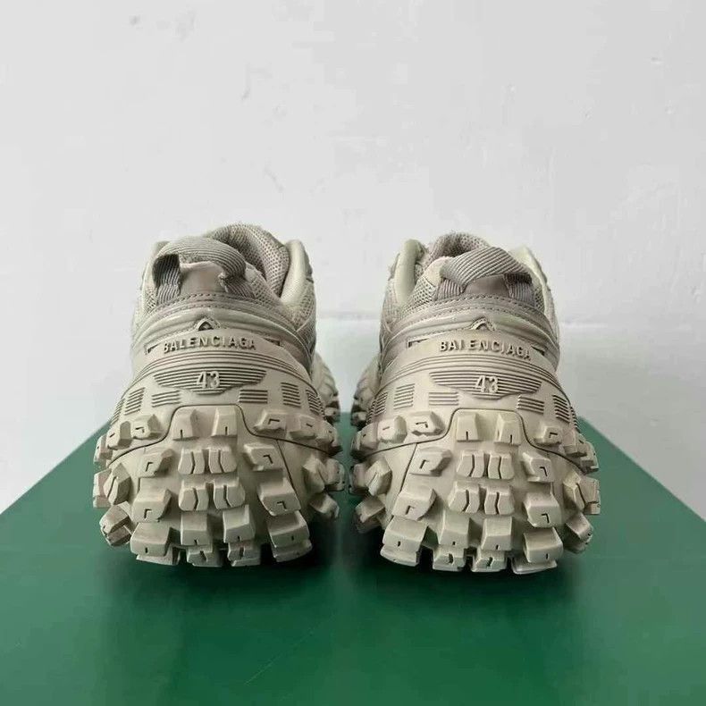 Balenciaga balenciaga tire sneakers size 43-2507 Size US 13 / EU 46 - 3 Thumbnail