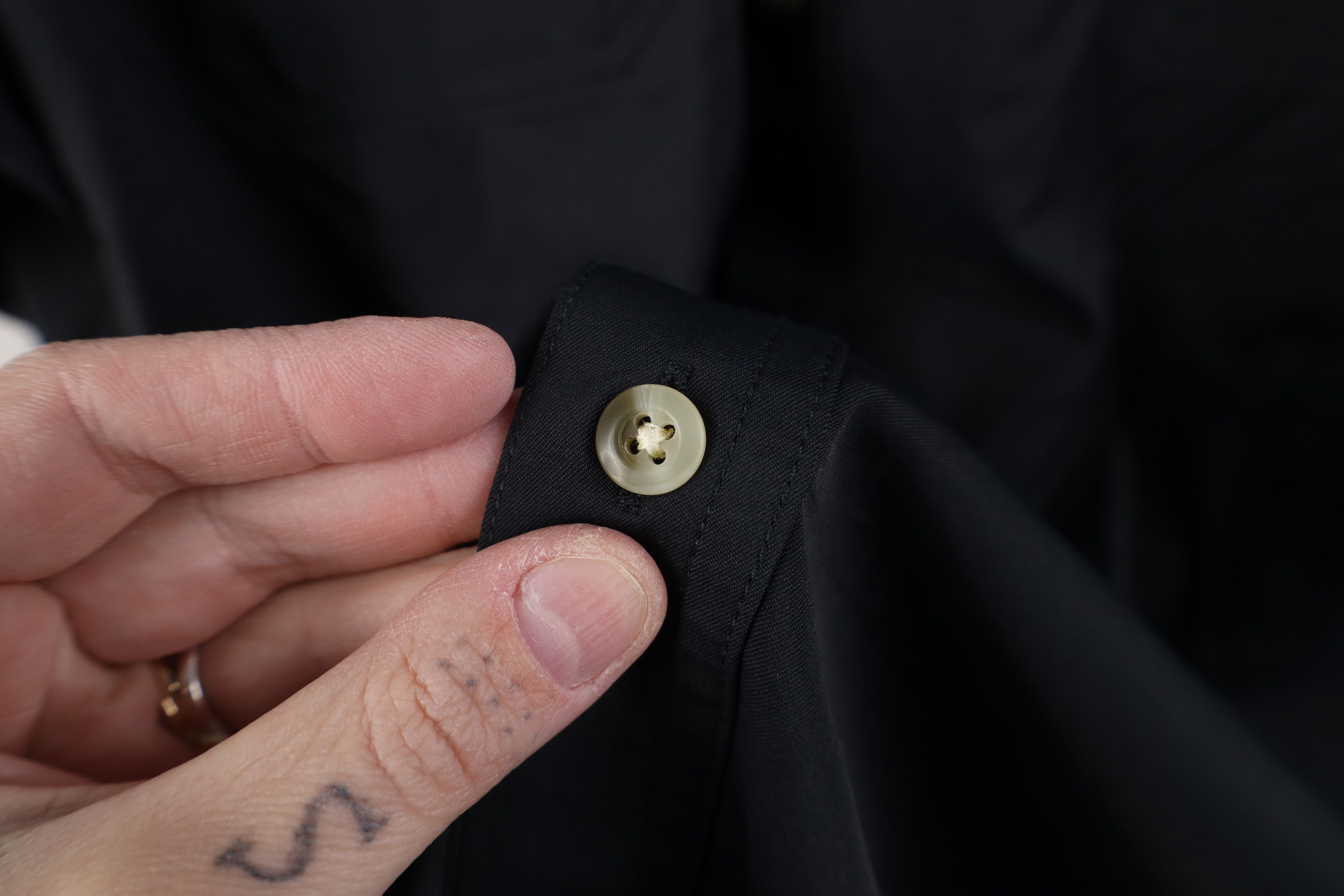 Vintage Poncho Fit Magnetic Pocket Short Sleeve Button Shirt Black Size US XL / EU 56 / 4 - 7 Thumbnail