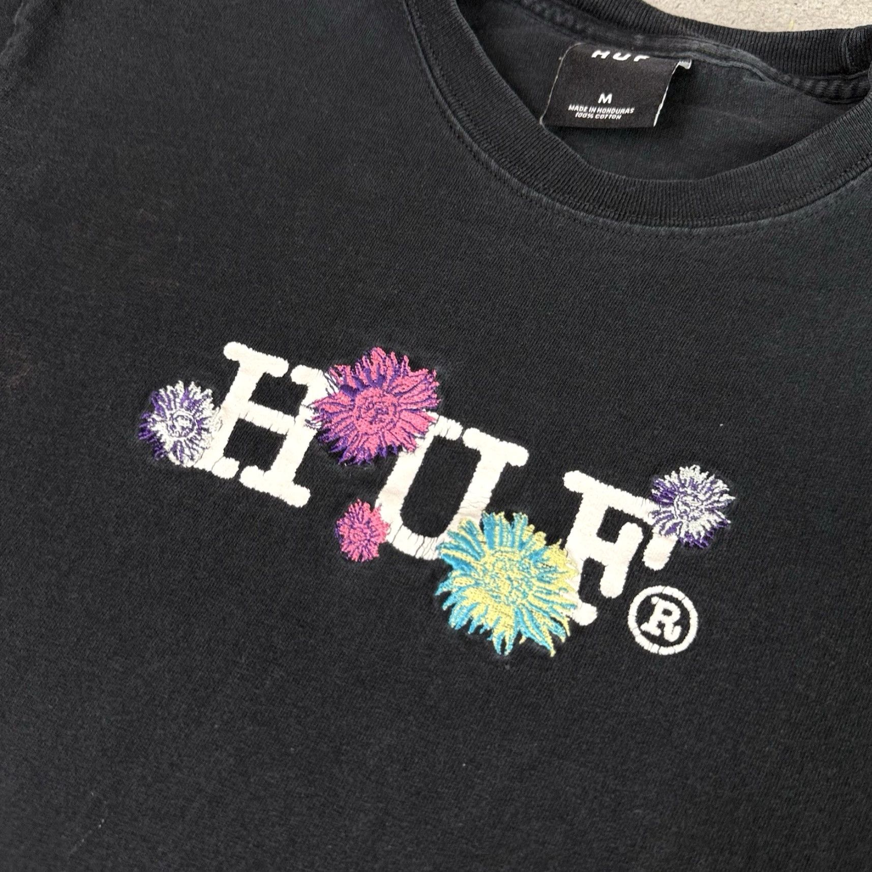 Huf Huf T Shirt Mens Medium Black Embroidered Floral Streetwear Distressed Casual Size US M / EU 48-50 / 2 - 3 Thumbnail