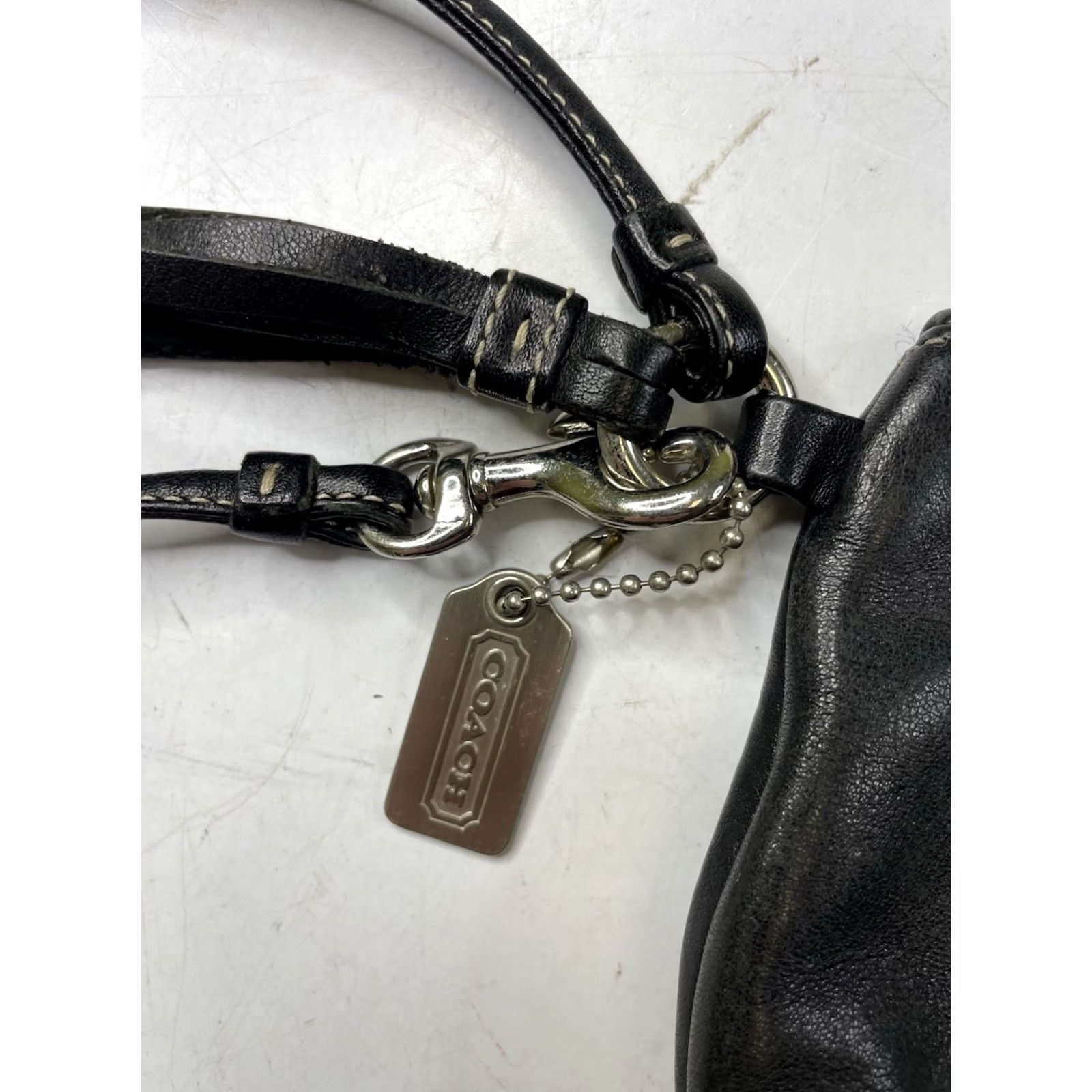 Coach VINTAGE Coach Leatherware Black Pochette Wristlet Pouch Bag Purse Black Womens Leather Wristlet Bag Purse Y2K Black Size ONE SIZE - 3 Thumbnail