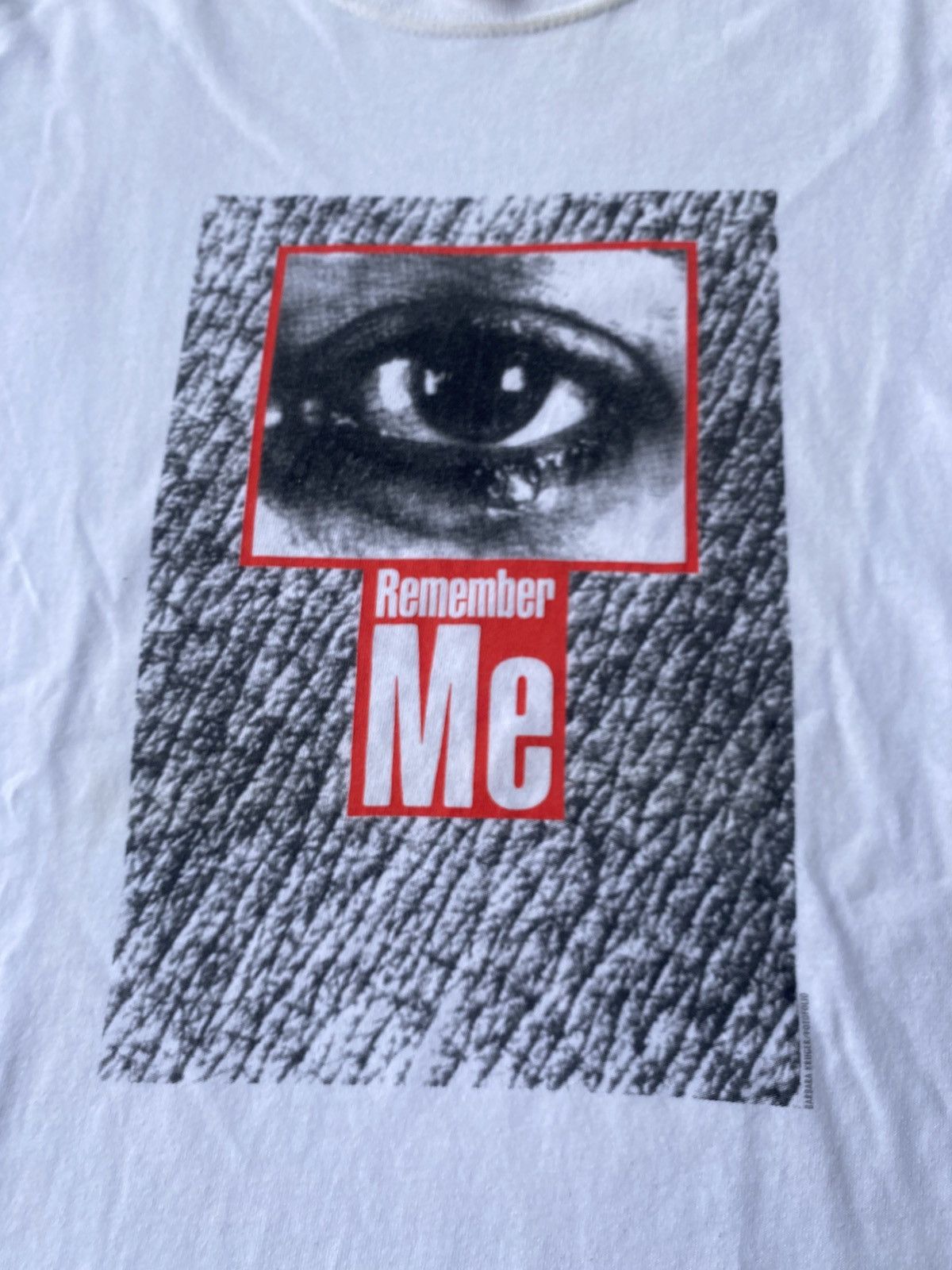 Vintage Vintage Barbara Kruger Remember Me T shirt Size US S / EU 44-46 / 1 - 3 Thumbnail