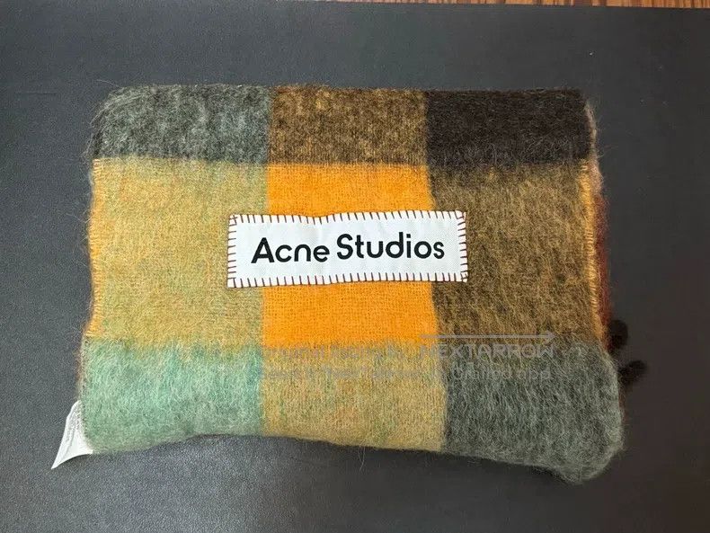 Acne Studios Acne Studios Winter Warm Plaid Fringed Rainbow Scarf Size ONE SIZE - 4 Thumbnail