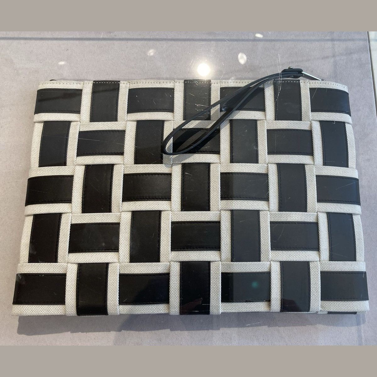 Bottega Veneta o1w1db10525 Size: OS / Large Cassette Pouch in Black/White Size ONE SIZE - 1 Thumbnail