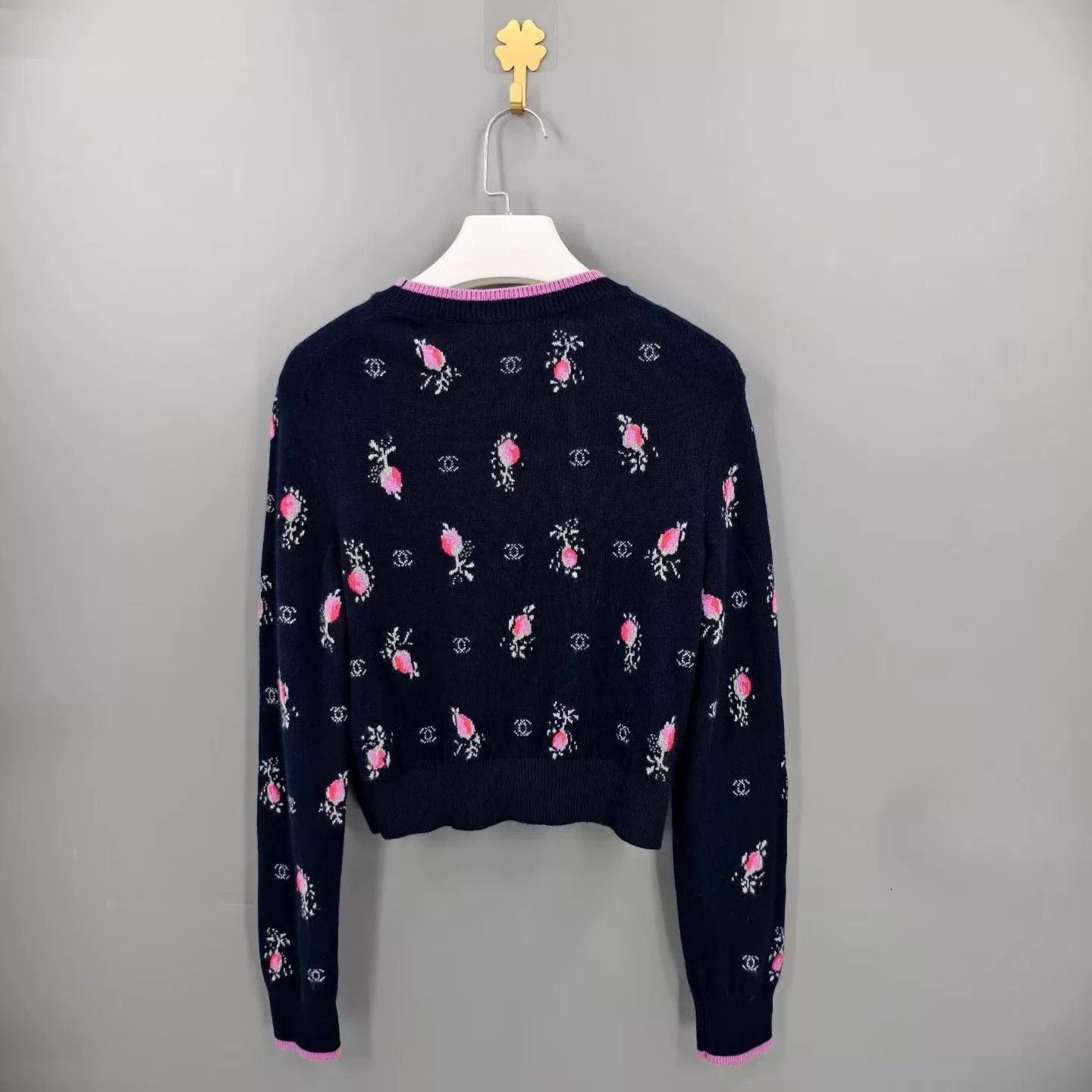 Chanel Chanel 22K Navy Blue Floral Sweater Women's Size 34 99 Size XS / US 0-2 / IT 36-38 - 2 Thumbnail