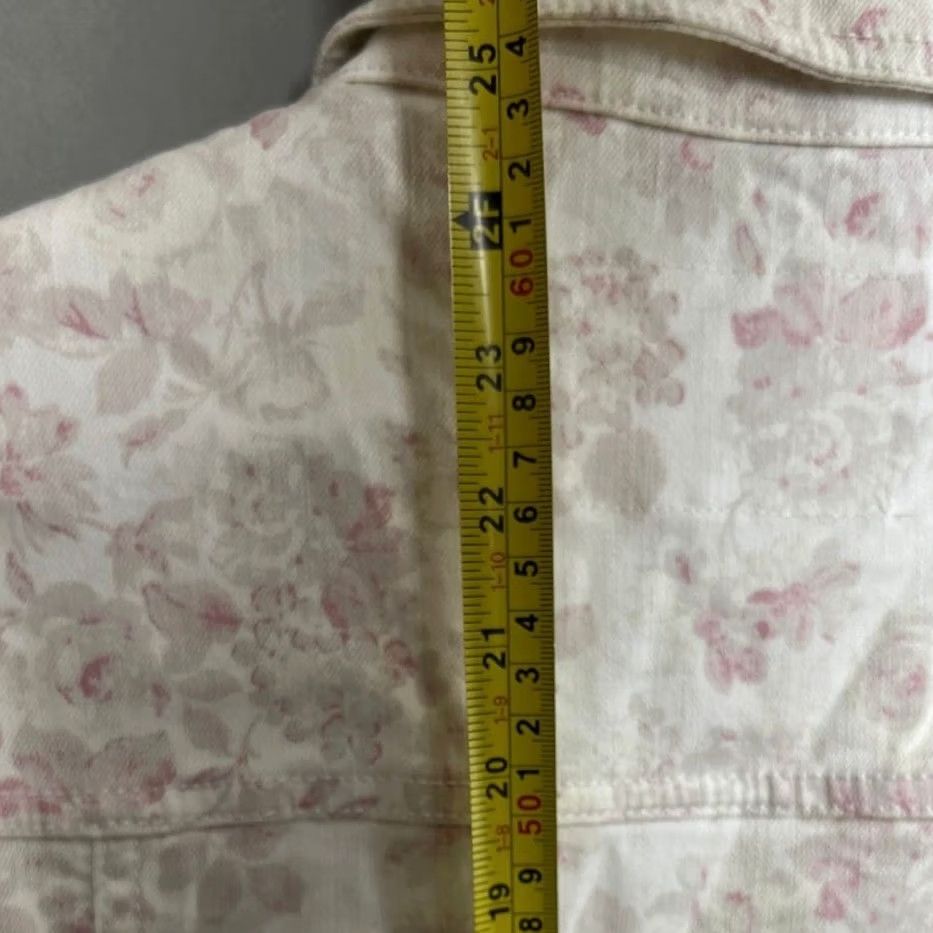 Vintage VINTAGE Rachel Roy AOP Floral Button Up White Jacket Size Small Women Jacket White Floral AOP Button Up Small Womens Size S / US 4 / IT 40 - 3 Thumbnail