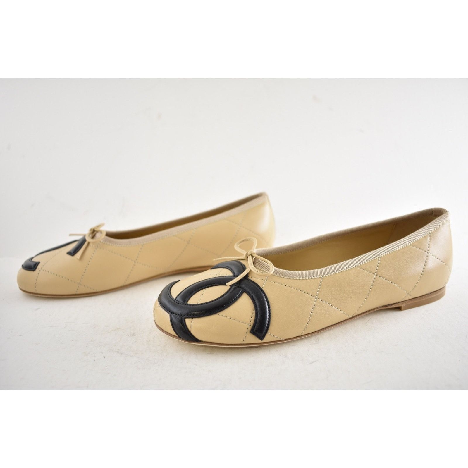 Chanel Chanel Coco Beach Beige Black CC XL Logo Ballet Flat 36.5 Size US 5.5 / IT 35.5 - 21 Thumbnail