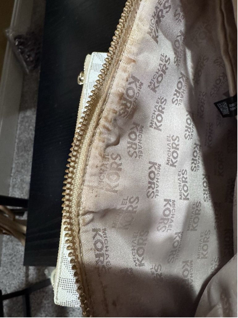 Michael Kors Michael Kors Fulton Large WhiteGray Signature Logo Crossbody Size ONE SIZE - 16 Thumbnail