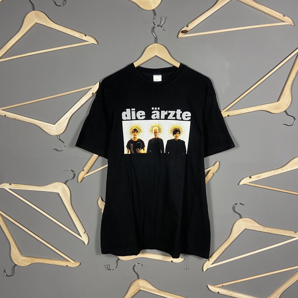 Band Tees × Vintage Vintage 90s Die Arzte Band T-shirt Size US XL / EU 56 / 4 - 1 Thumbnail