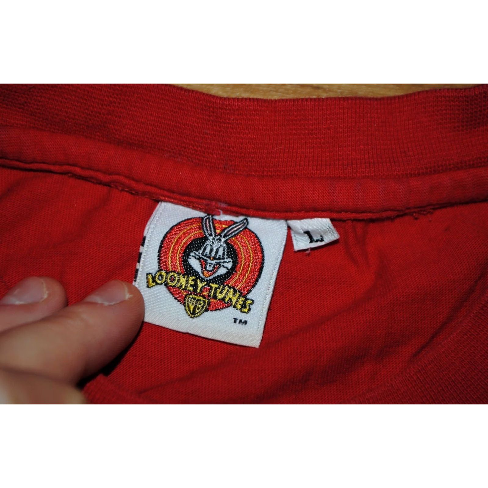 Vintage VINTAGE LOONEY TUNES SHIRT TWEETY BIRD COTTON RED SIZE LARGE Men Size US L / EU 52-54 / 3 - 3 Thumbnail