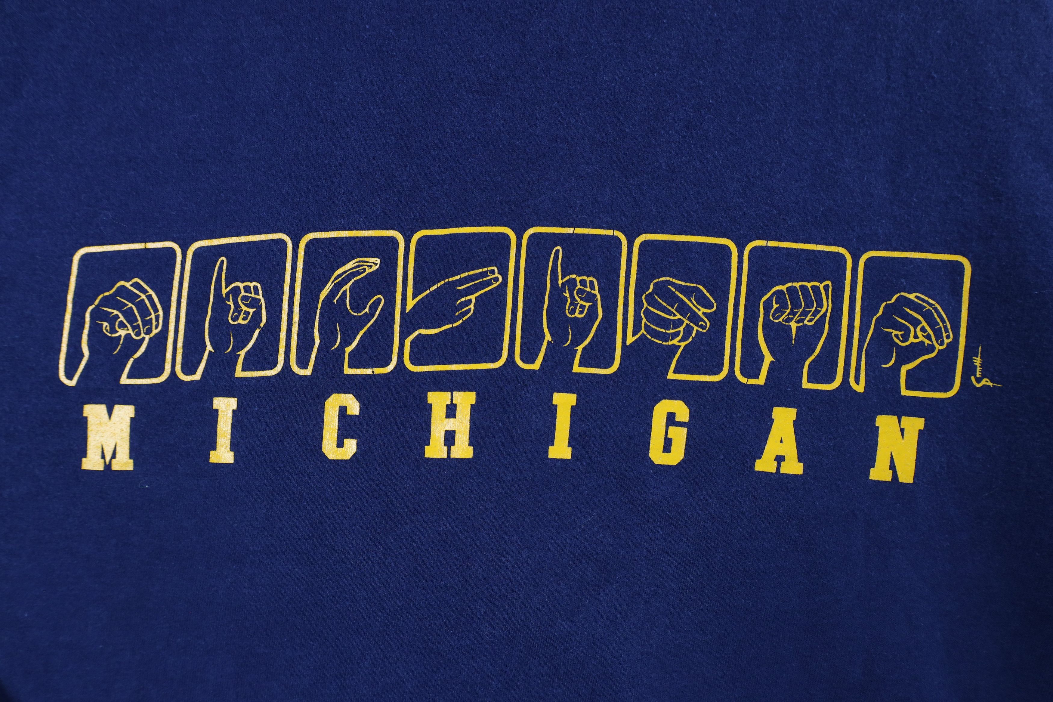 Vintage Vintage 90s Out Sign Language University of Michigan T-Shirt Size US L / EU 52-54 / 3 - 4 Thumbnail