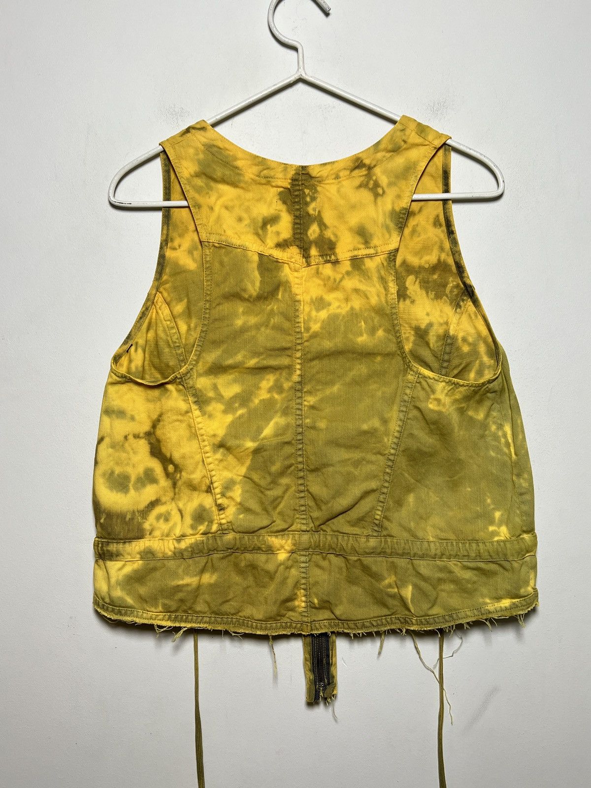 Acne Studios Acne cropped vest in a bold yellow tie-dye Size US S / EU 44-46 / 1 - 8 Thumbnail