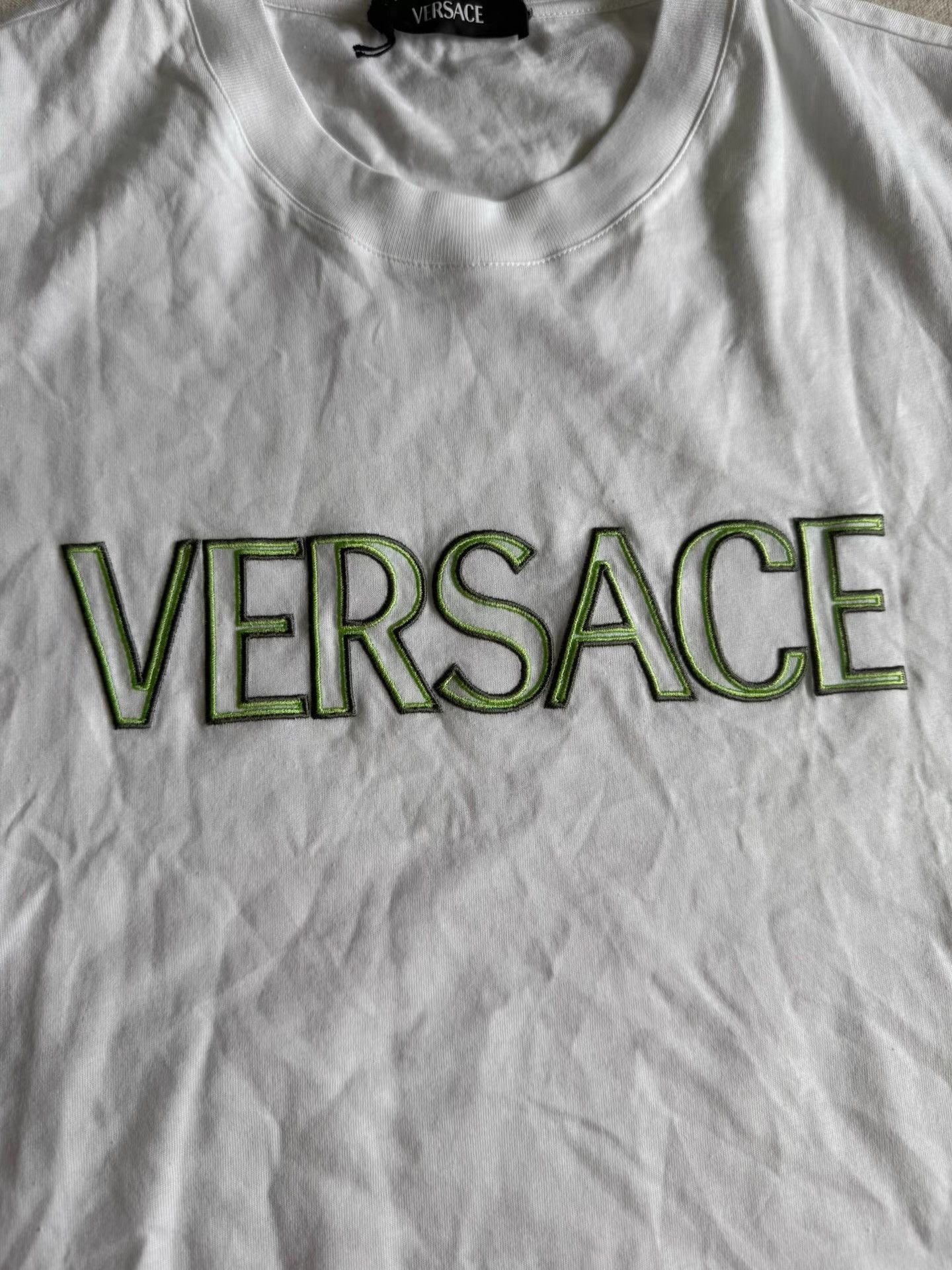 Versace Versace Men's T-shirt with Letter Embroidery Ｑ23 Size US L / EU 52-54 / 3 - 3 Thumbnail