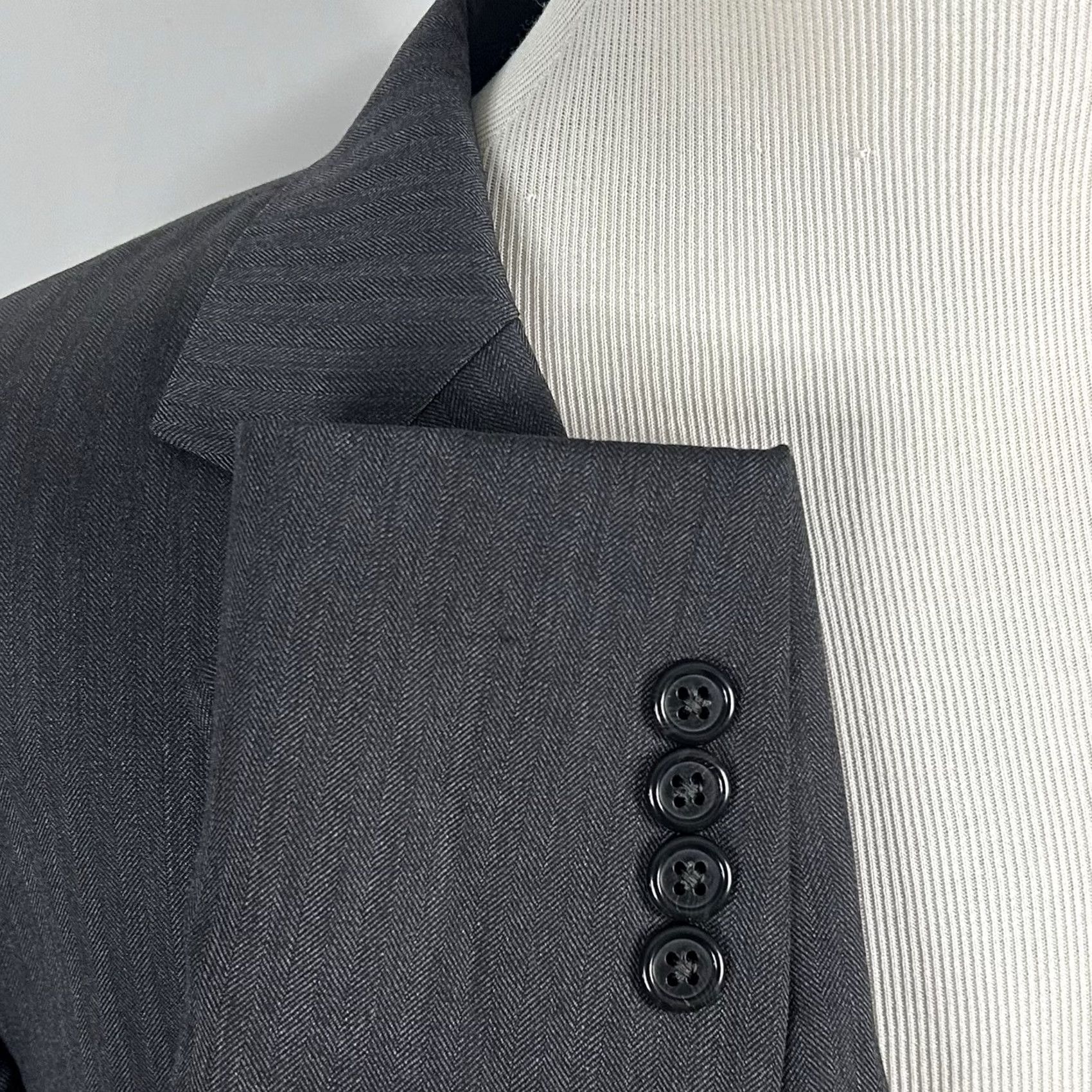 Jos. A. Bank Jos A Bank 48R Portly Wool Gray Herringbone Two-Button Vented Sport Coat Jacket / Coat Mens Regular Size 48 Size US XS / EU 42 / 0 - 5 Thumbnail