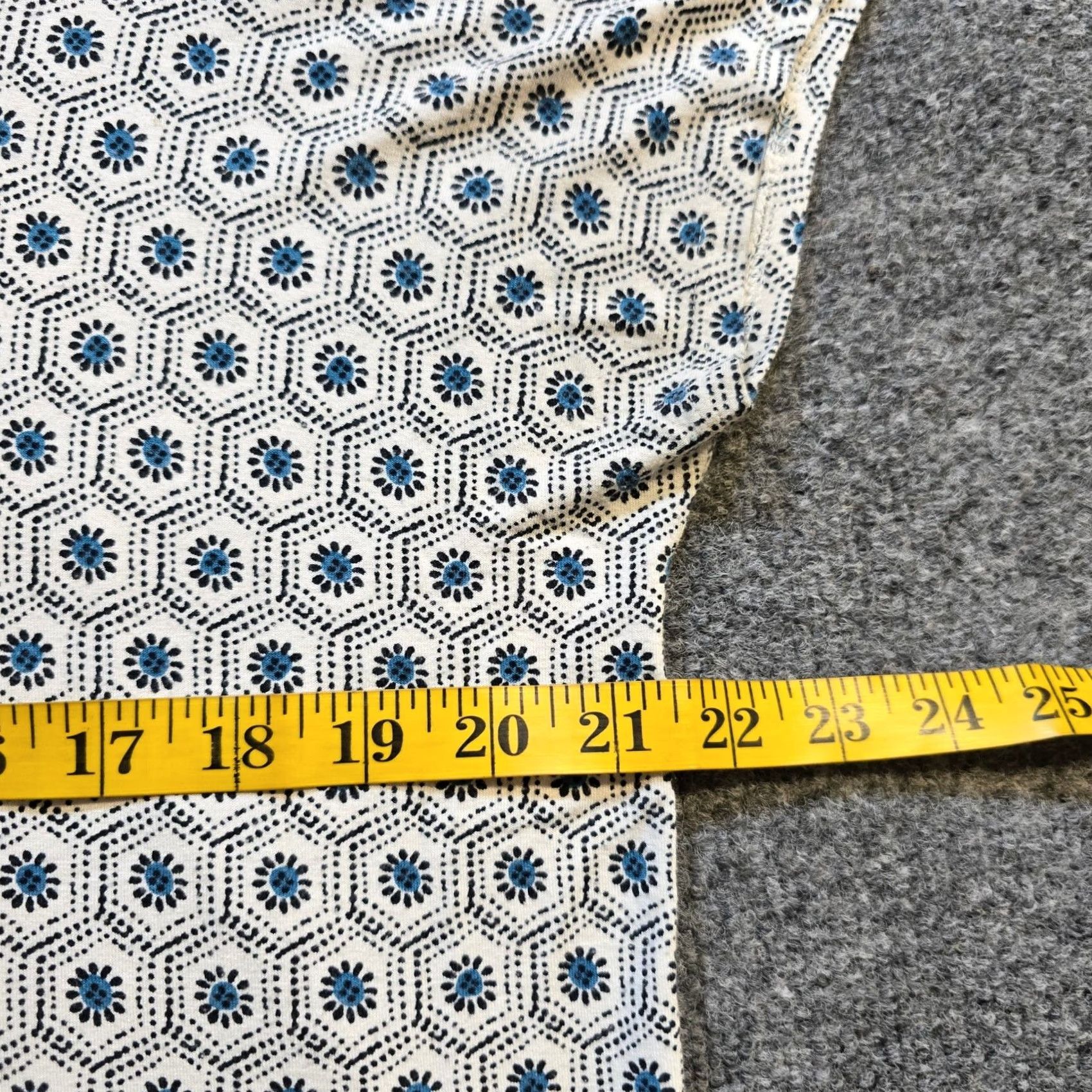 J. Jill J. Jill Wearever Top Shirt Womens Medium White Blue Geometric Stretchy Casual Shirt Size M / US 6-8 / IT 42-44 - 5 Thumbnail