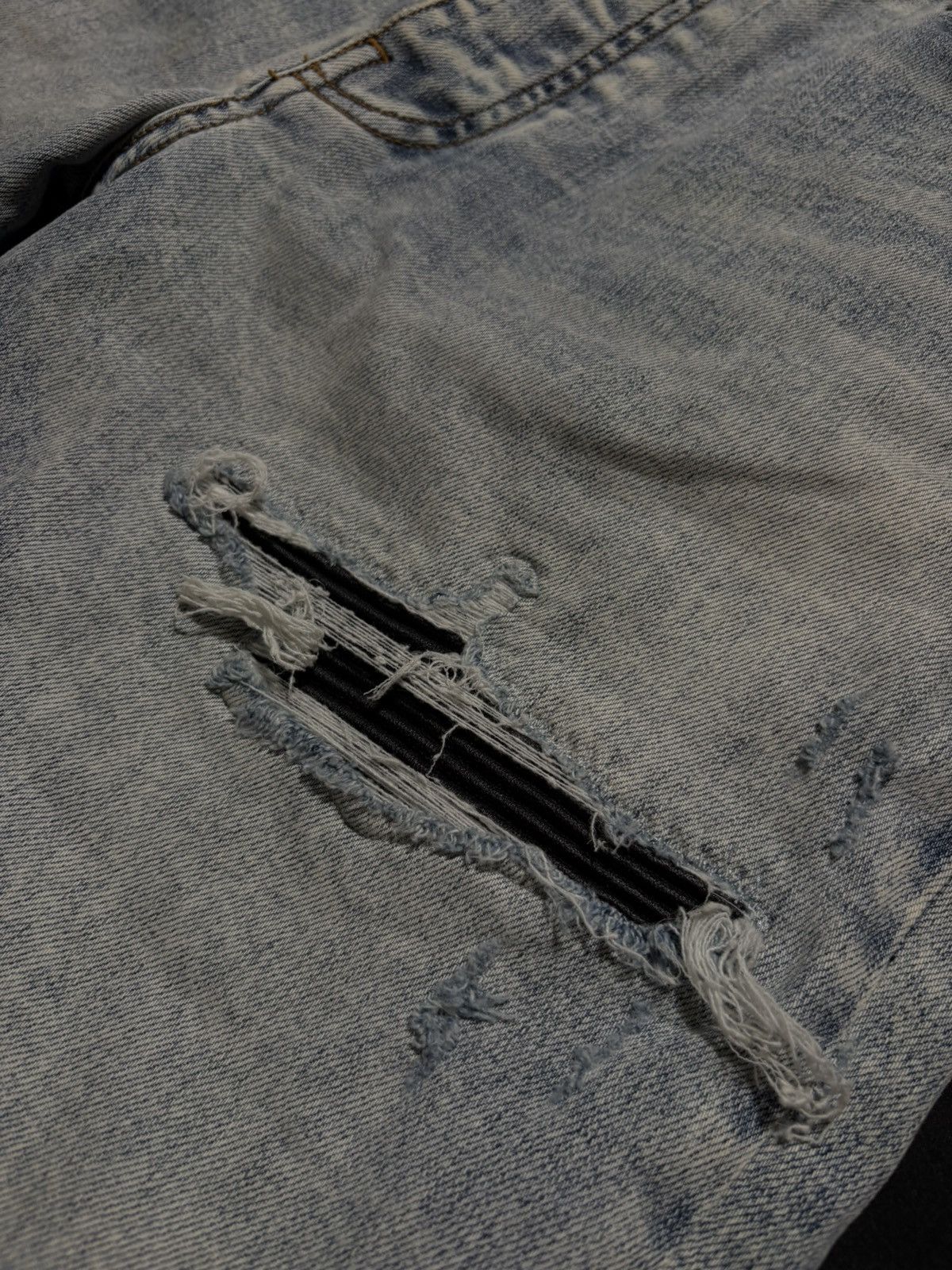 Amiri Amiri Mx1 Light Wash Black Patch Jeans - Size 36 Size US 36 / EU 52 - 2 Thumbnail