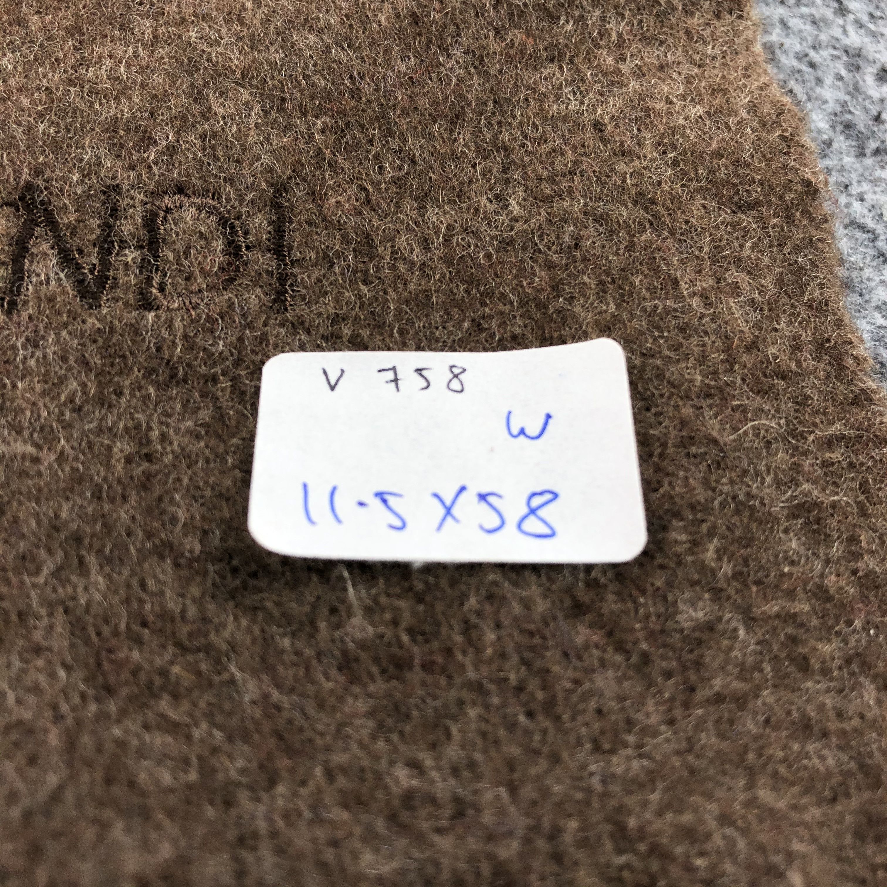 Fendi Fendi Tan Wool Cashmere Scarf Muffler V758 Size ONE SIZE - 6 Thumbnail