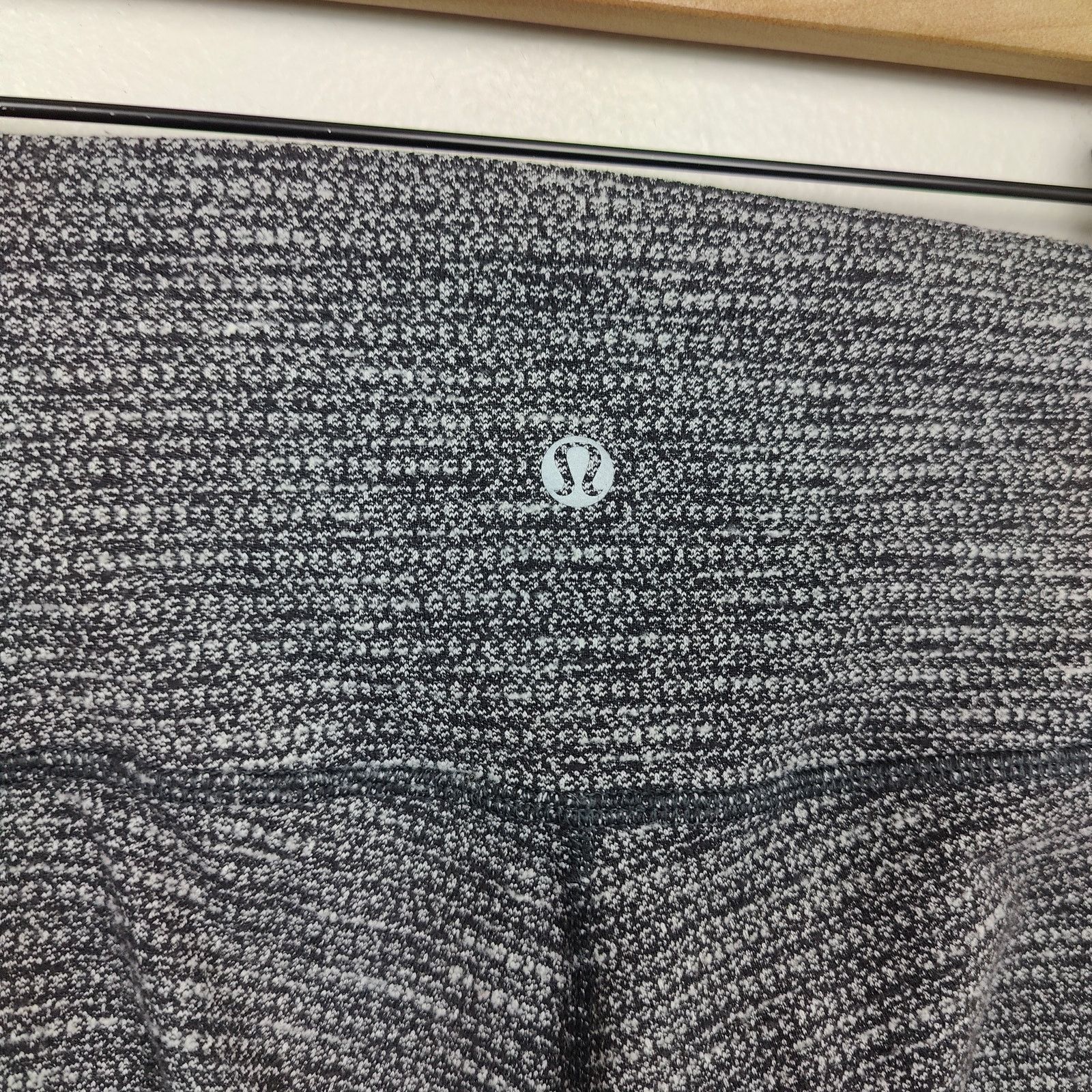 Lululemon Lululemon Wunder Under Leggings Womens 4 Luon Variegated Size 27" / US 4 / IT 40 - 5 Thumbnail