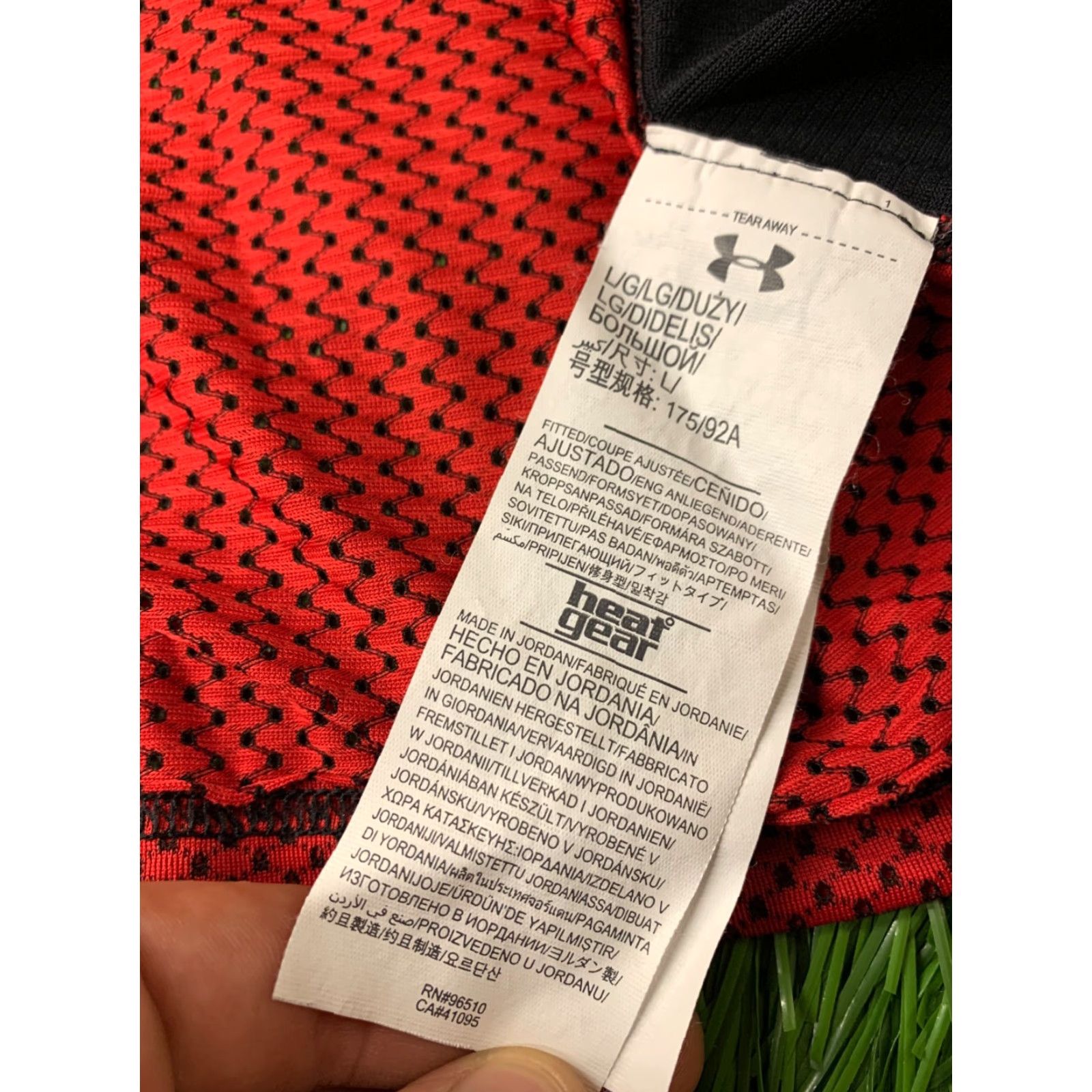 Under Armour UNDER ARMOUR HEATGEAR Shirt Men L Black and Red 2016 CrossFit Jersey 100% Polyester Short Sleeve Size US L / EU 52-54 / 3 - 6 Thumbnail