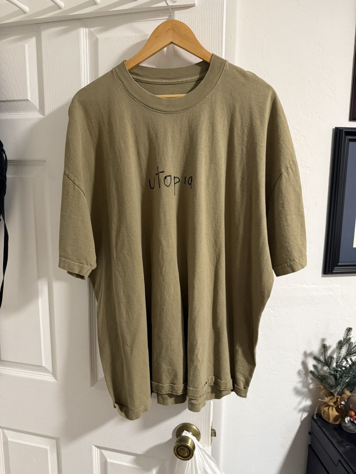 Travis Scott Travis Scott utopia ID magazine tee Size US XXL / EU 58 / 5 - 2 Thumbnail