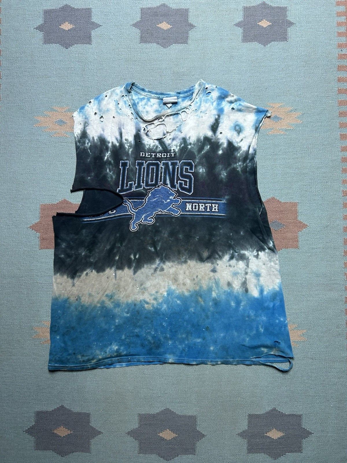 Vintage Vtg t shirt Detroit lions sleeveless distressed tie dye XL Size US XL / EU 56 / 4 - 1 Thumbnail