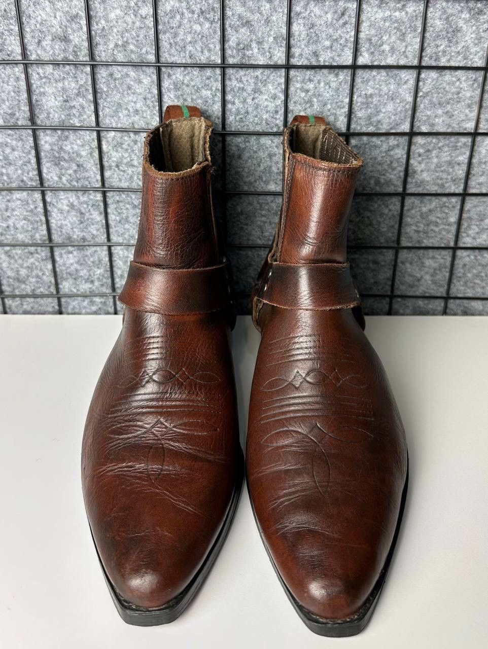 Genuine Leather Vintage Chelsea cowboy leather shoes size 9 Size US 9 / EU 42 - 3 Thumbnail
