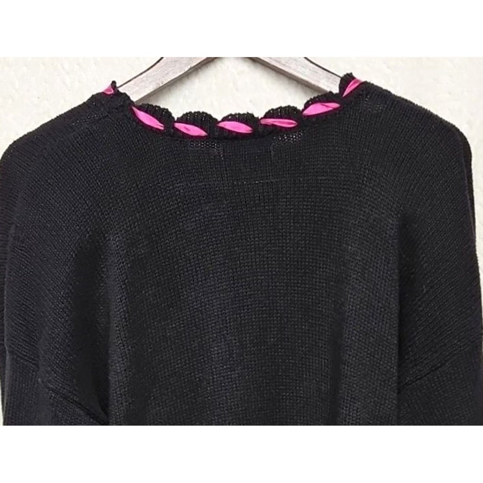 Vintage VINTAGE Suburbans Sweater Floral Embroidered Knit Black 90s Women’s M Crew Neck Pullover Lightweight All Seasons Size M / US 6-8 / IT 42-44 - 5 Thumbnail