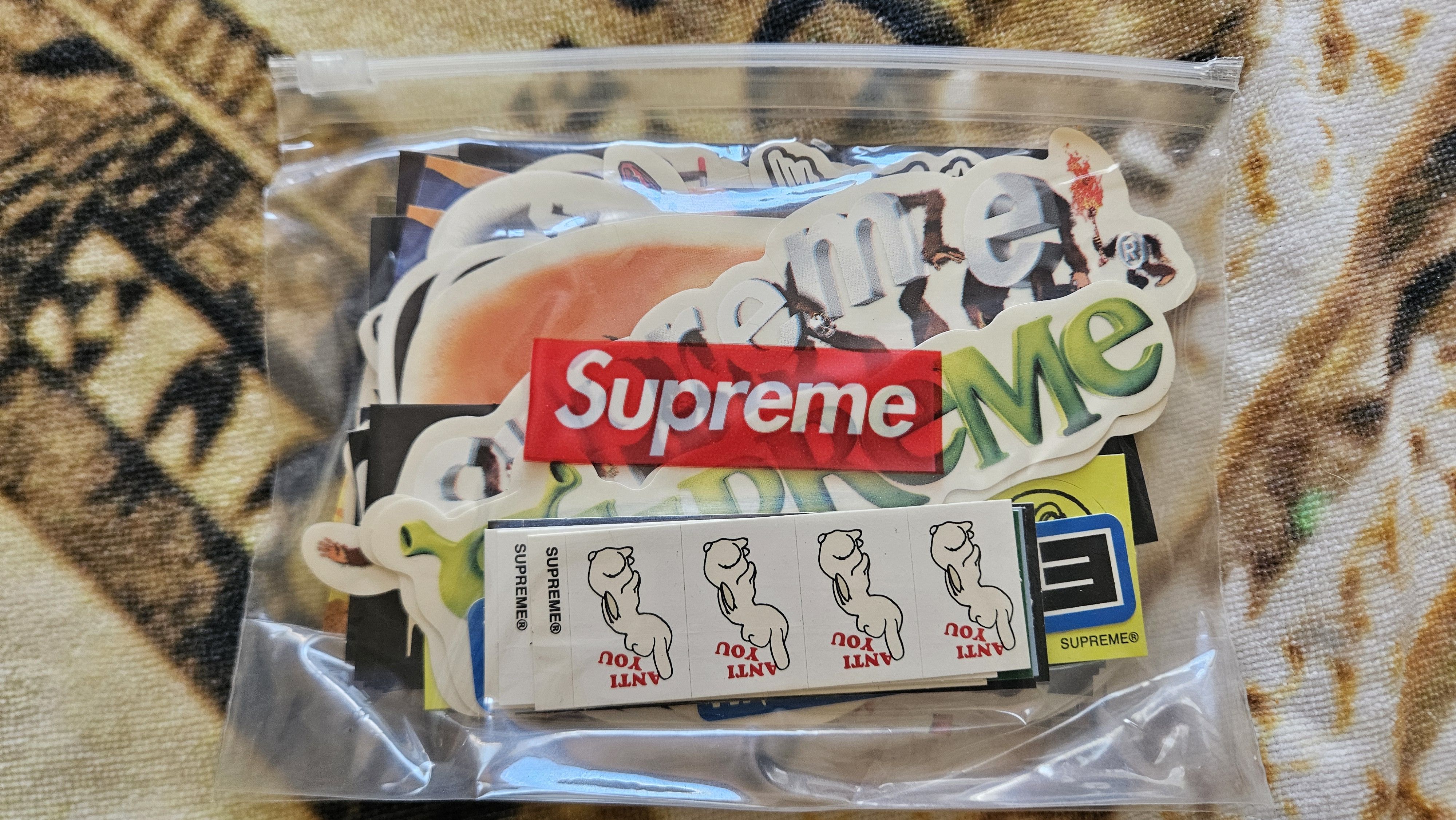Supreme Supreme Sticker Lot Size ONE SIZE - 4 Thumbnail