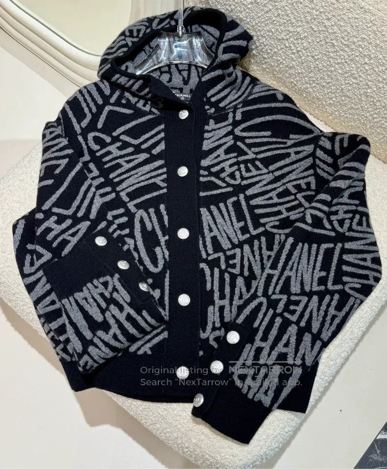 Chanel Chanel Ski series cashmere hooded jacket Size XS / US 0-2 / IT 36-38 - 1 Thumbnail