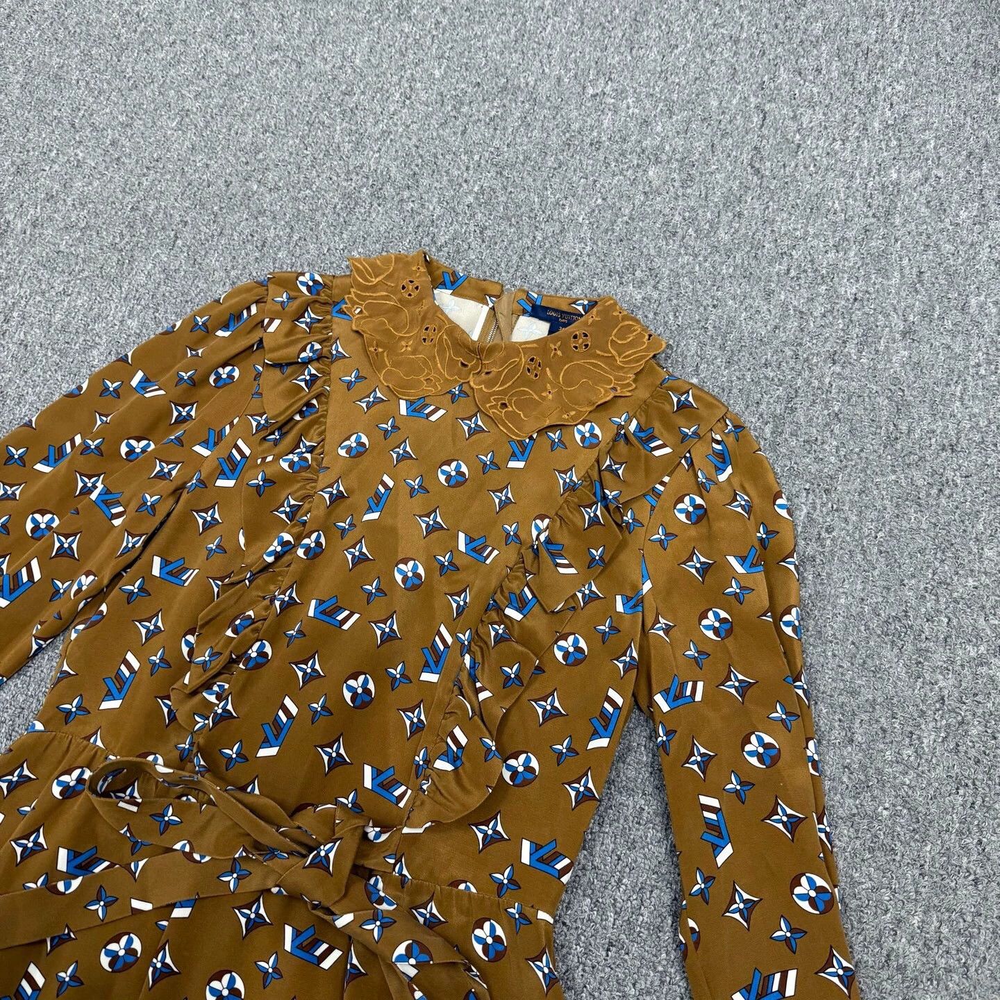 Louis Vuitton Louis Vuitton LV Silk Print Logo Dress 36 99% New Size XS / US 0-2 / IT 36-38 - 3 Thumbnail