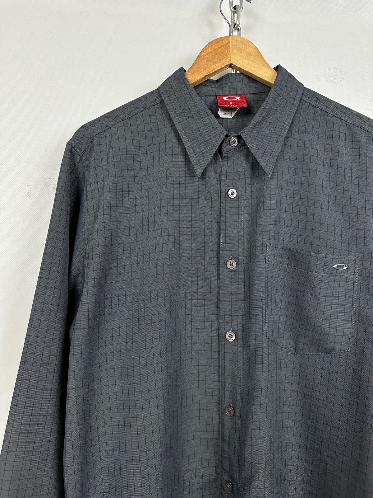 Oakley Vintage Oakley Software Metal Logo Long Sleeve Button Shirt Size US S / EU 44-46 / 1 - 5 Thumbnail