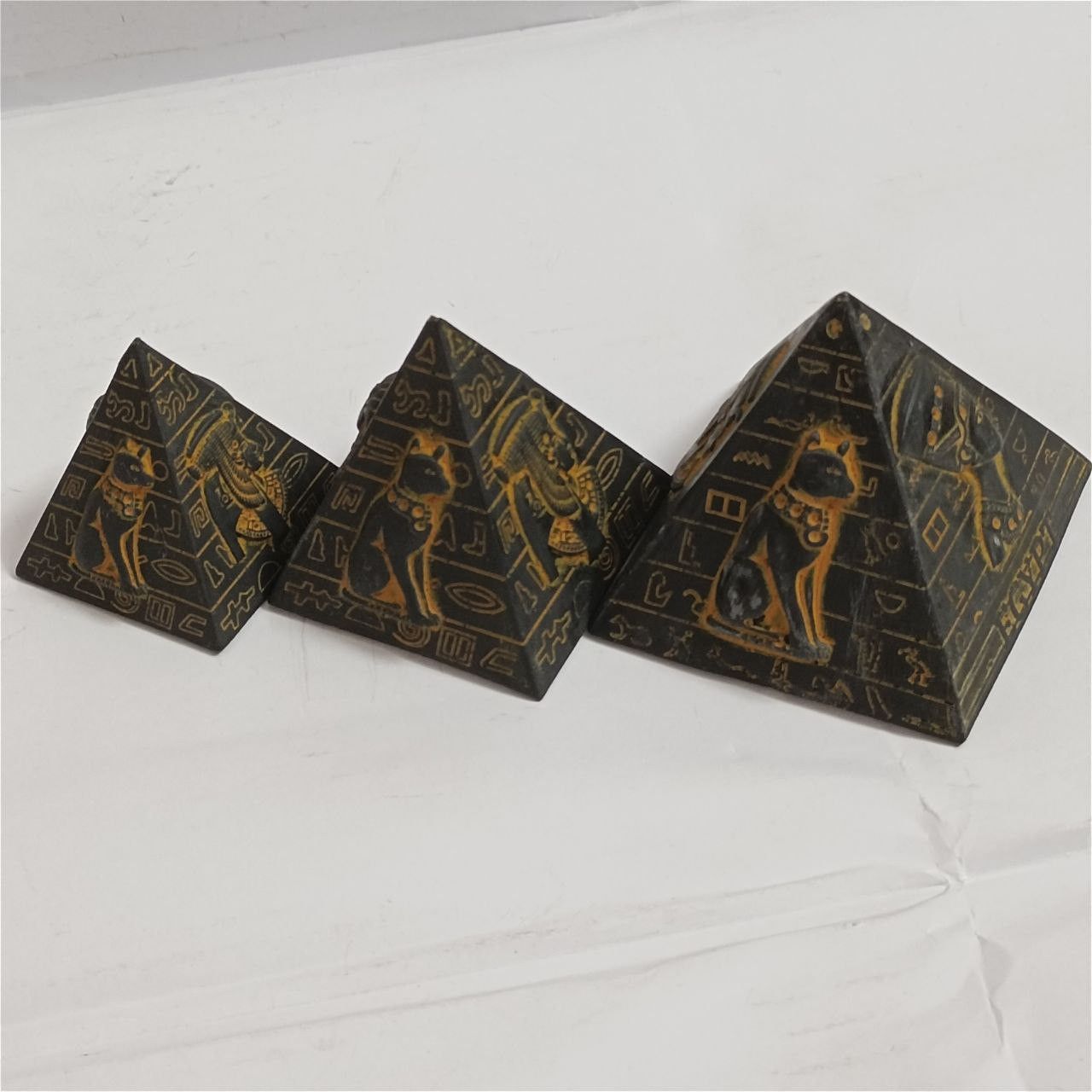 Other 3 Egyptian Pyramids Tutankhamun, Cleopatra & Nefertiti Size ONE SIZE - 1 Thumbnail