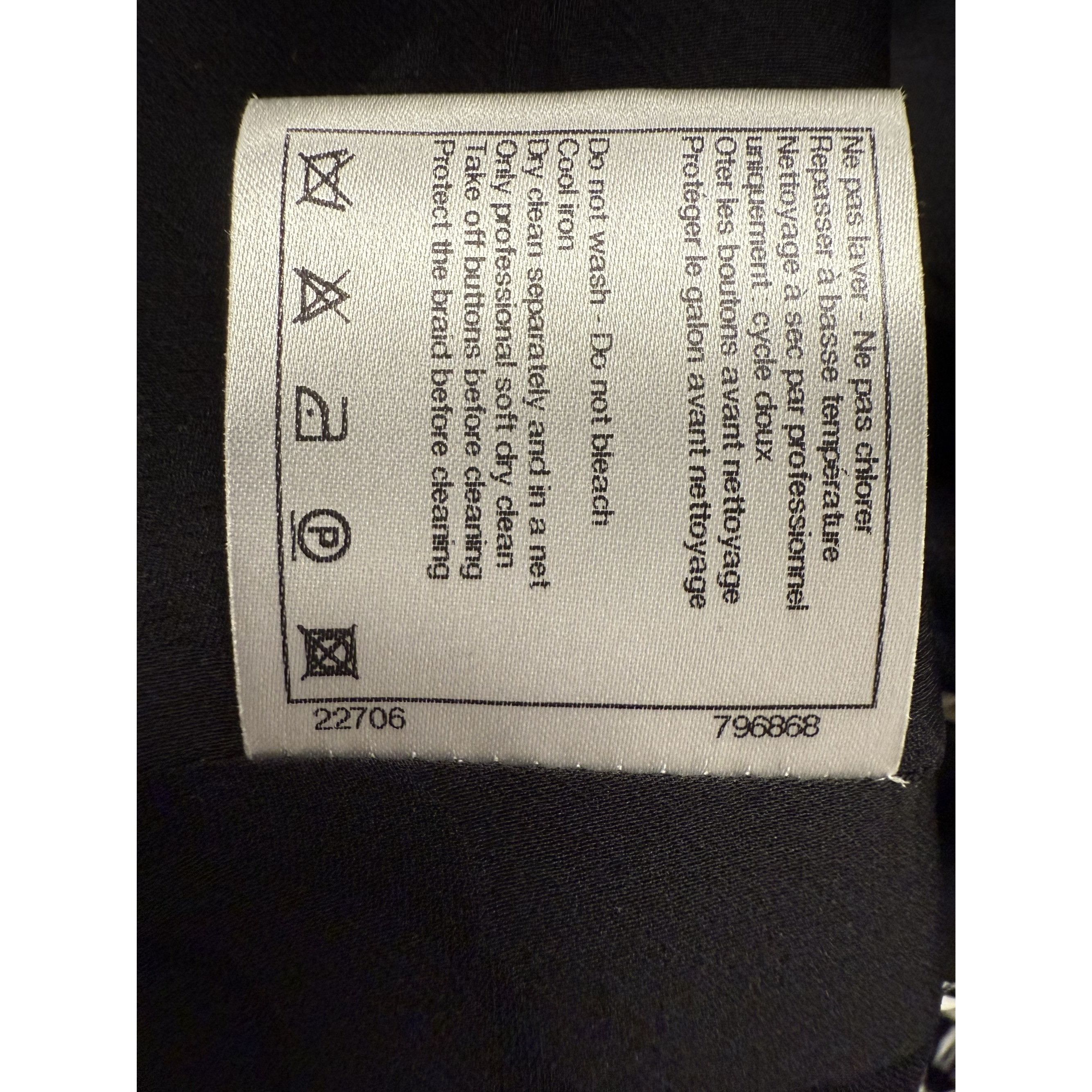 Chanel Chanel Black & White Tweed Jacket Size XS / US 0-2 / IT 36-38 - 3 Thumbnail