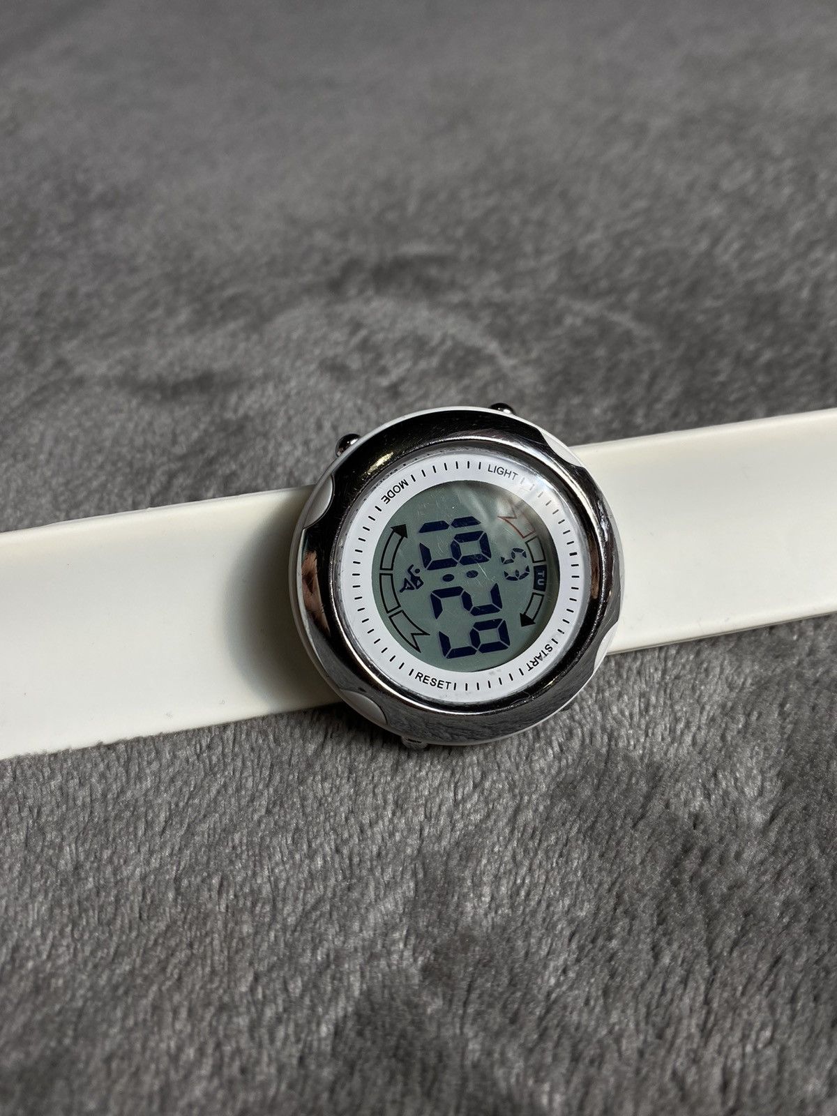 Jewelry Futuristic Vintage Japanese Style Watch | Work 100% Size ONE SIZE - 3 Thumbnail