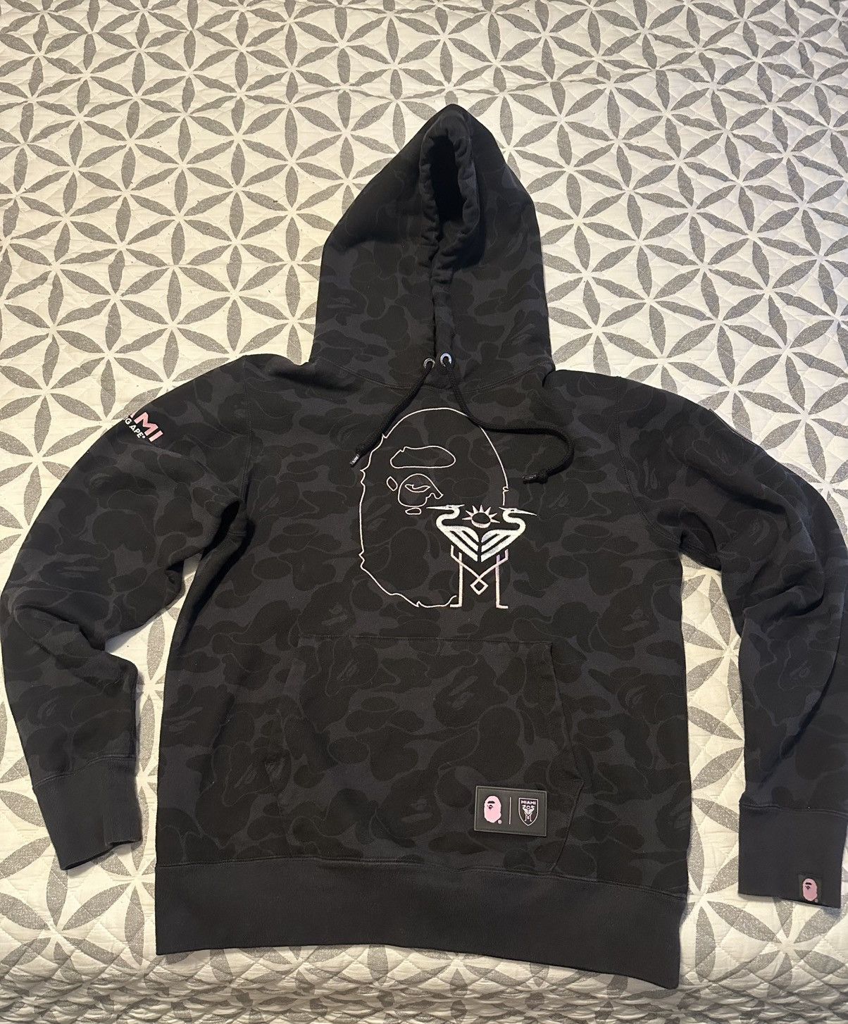 Bape Inter miami x bape camo hoodie sz M Size US M / EU 48-50 / 2 - 1 Thumbnail