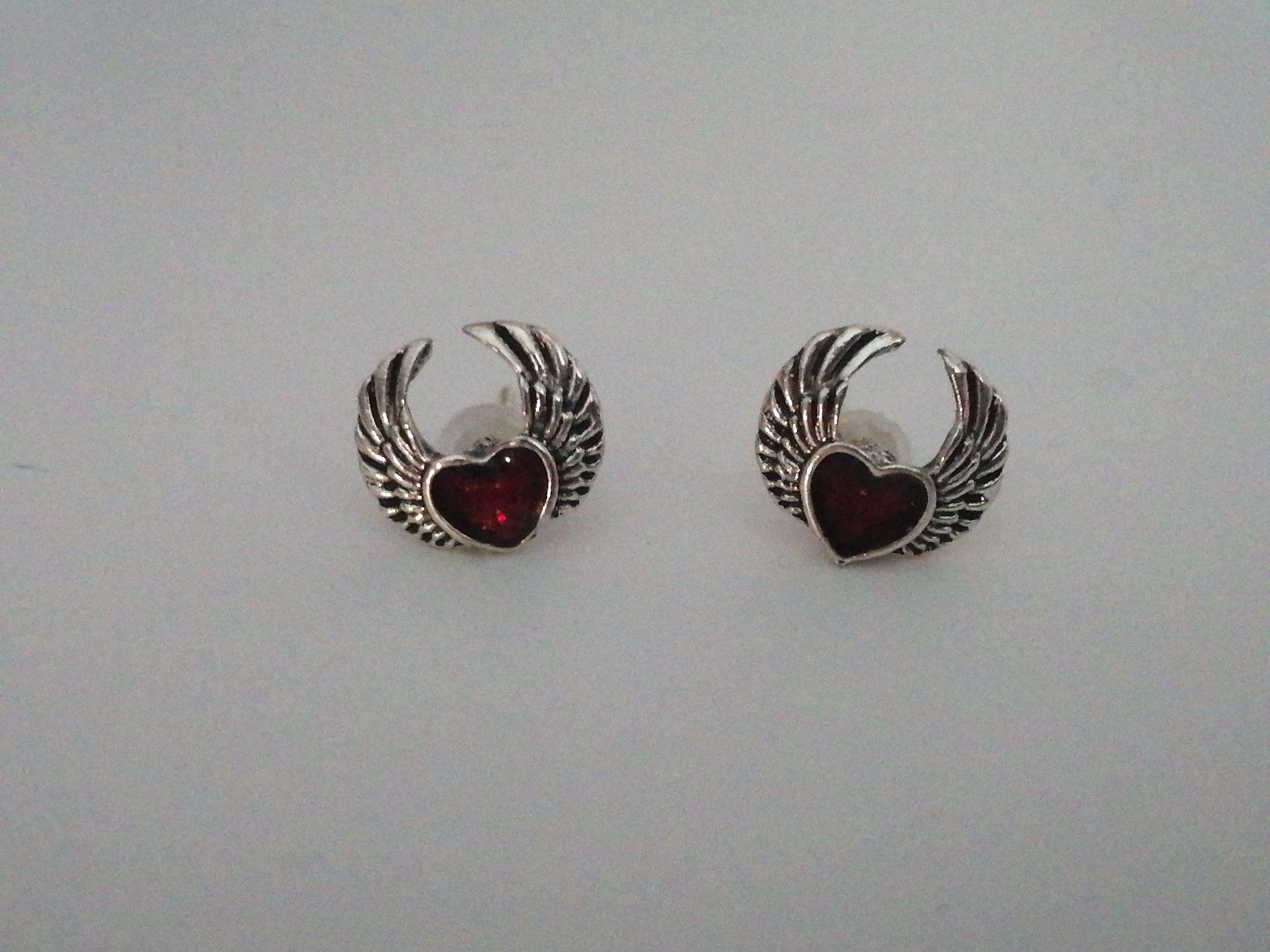 Japanese Brand Red heart with wing earrings stud Size ONE SIZE - 3 Thumbnail