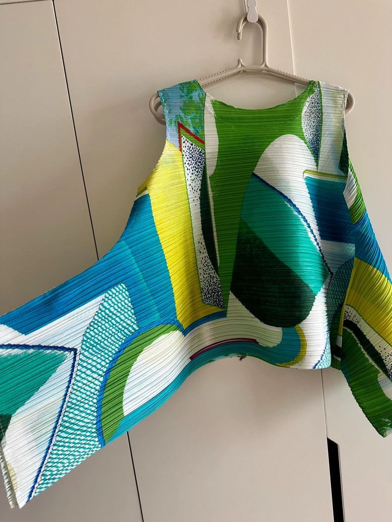 Issey Miyake Issey Miyake size:3 Blue and green striped vest Size M / US 6-8 / IT 42-44 - 2 Thumbnail