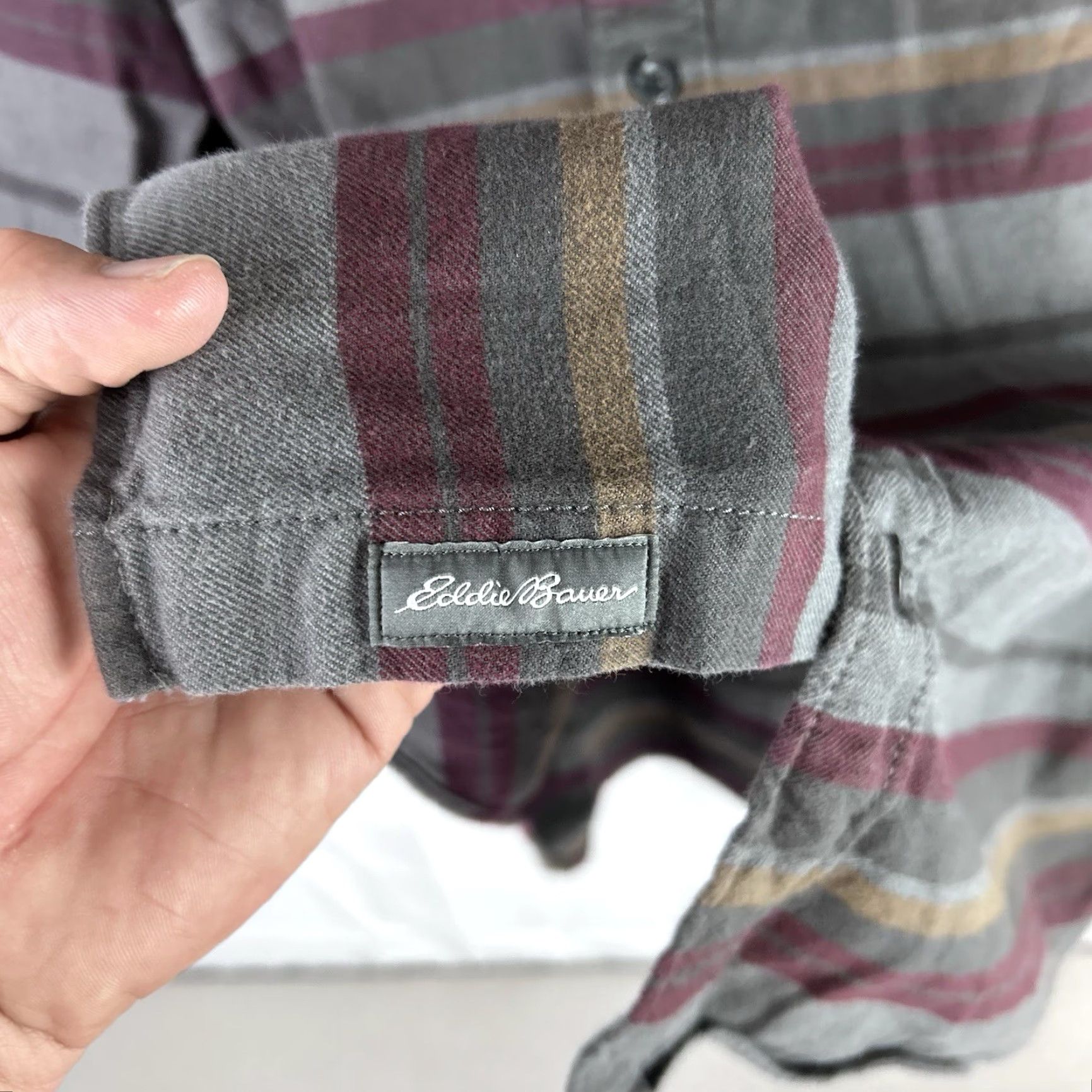 Eddie Bauer Eddie Bauer Long Sleeve Shirt Mens 2XL Relaxed Gray Red Striped Button-Down Shirt Size US XXL / EU 58 / 5 - 7 Thumbnail