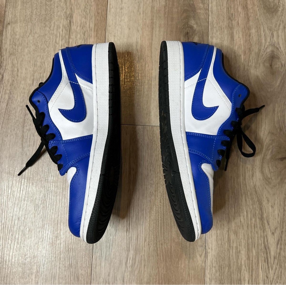 Nike Air Jordan 1 Sneakers Size US 10 / EU 43 - 3 Thumbnail