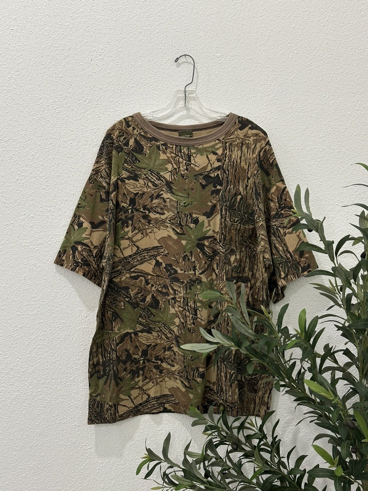 Realtree Vintage Spartan Realtree Pocket T-Shirt Mens XXL Hunting Size US XXL / EU 58 / 5 - 1 Thumbnail
