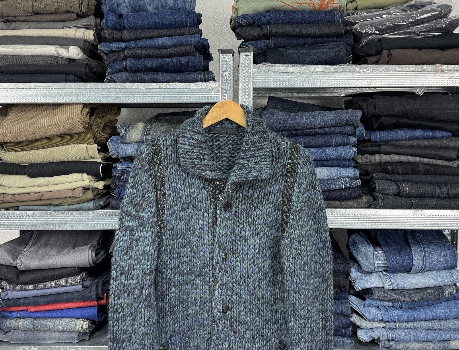 Other Vintage TASMANIA Virgin Wool Knit Cardigan Italy Size 50 Size US M / EU 48-50 / 2 - 2 Thumbnail